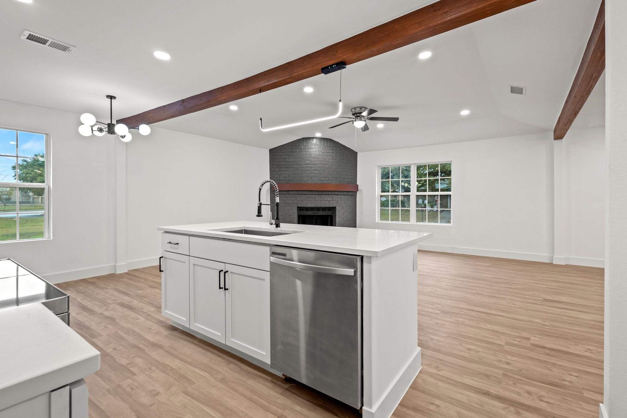6000 Cool Springs Drive Arlington TX 76001
