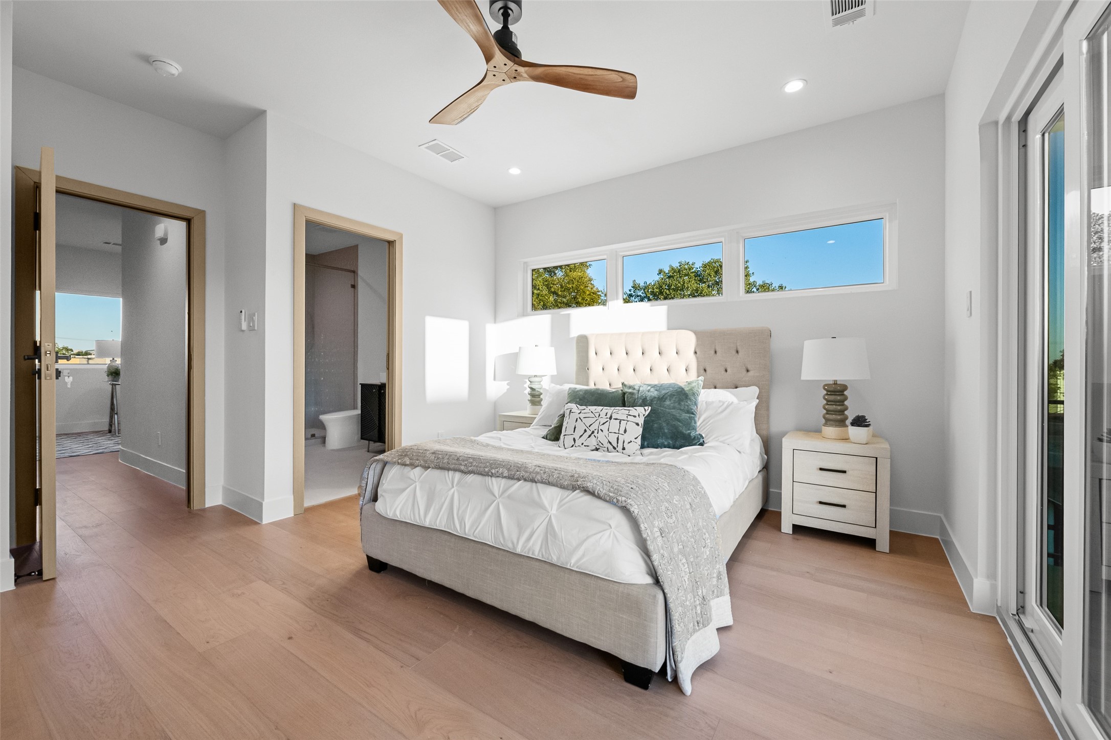 1514 Holly Avenue Dallas TX 75204