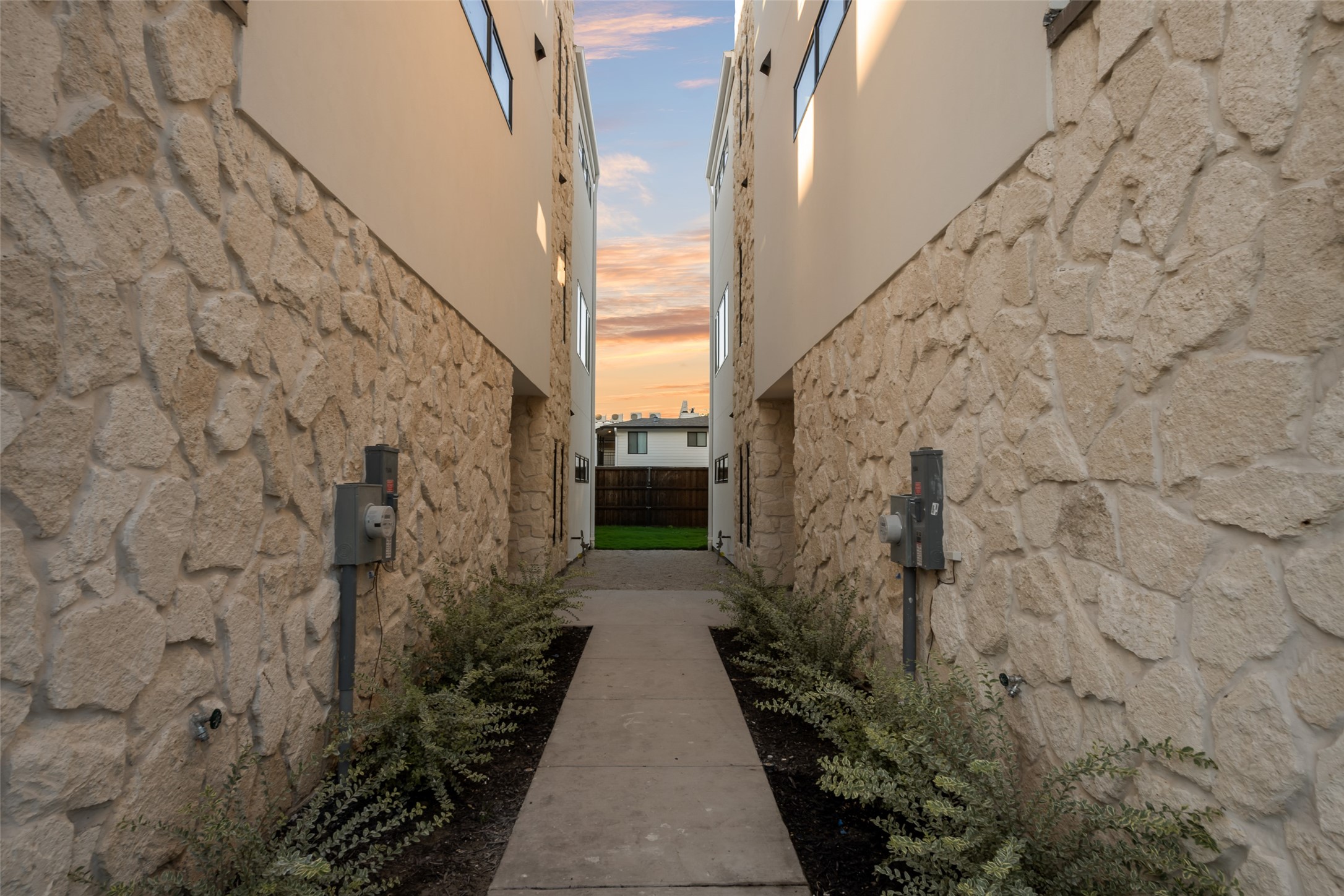 1514 Holly Avenue Dallas TX 75204