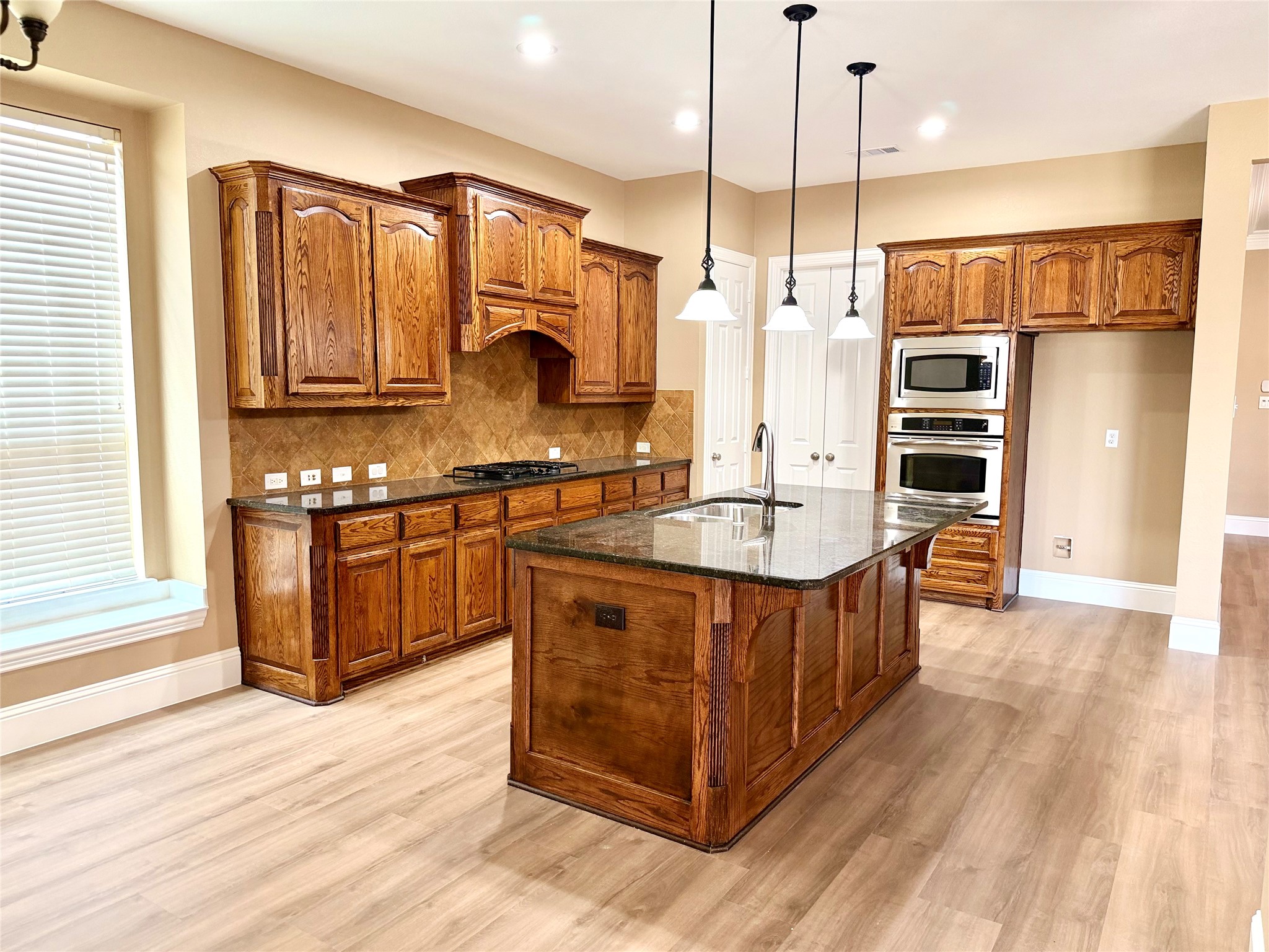 509 S Hampton Court Lewisville TX 75056