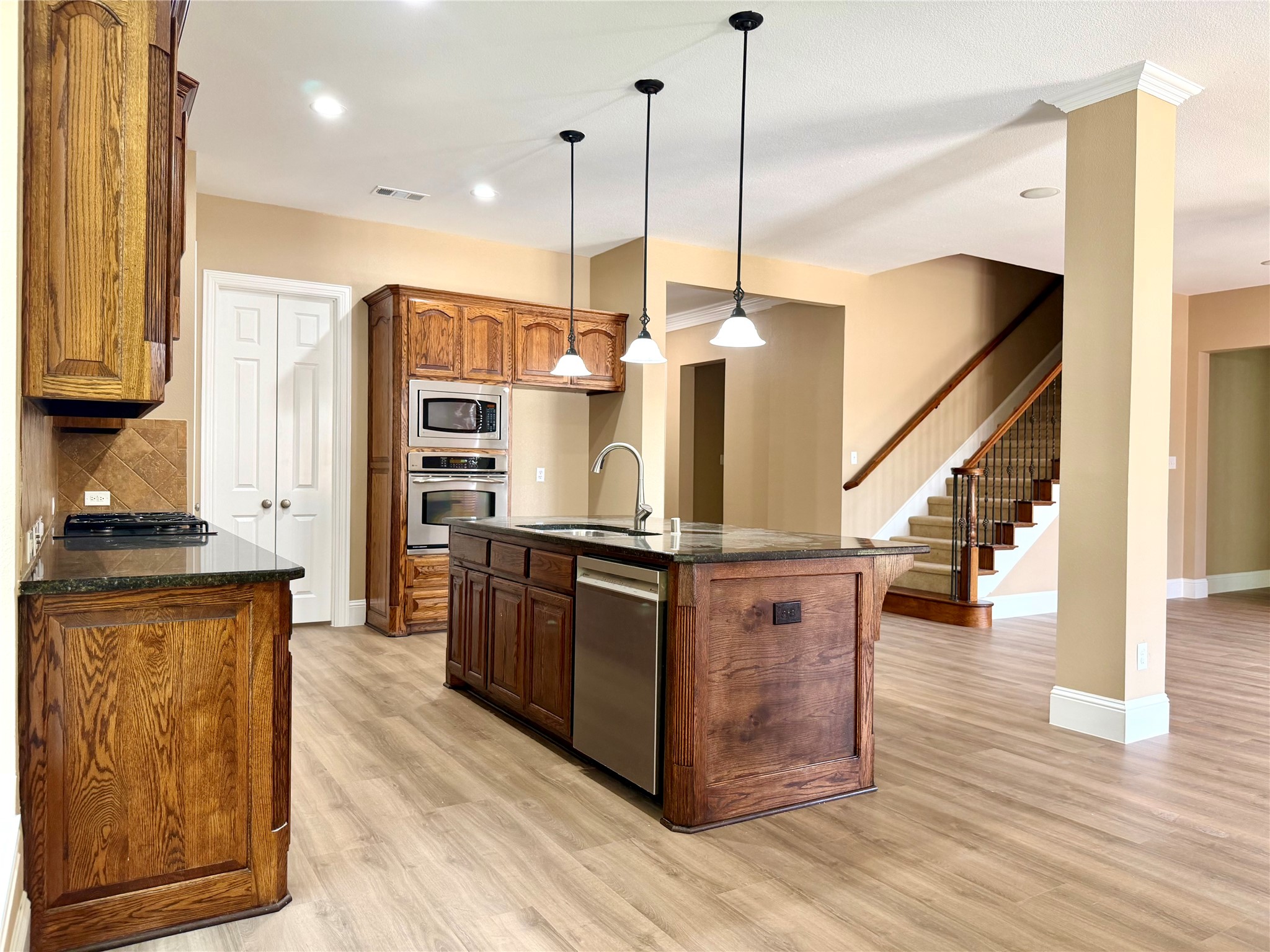 509 S Hampton Court Lewisville TX 75056