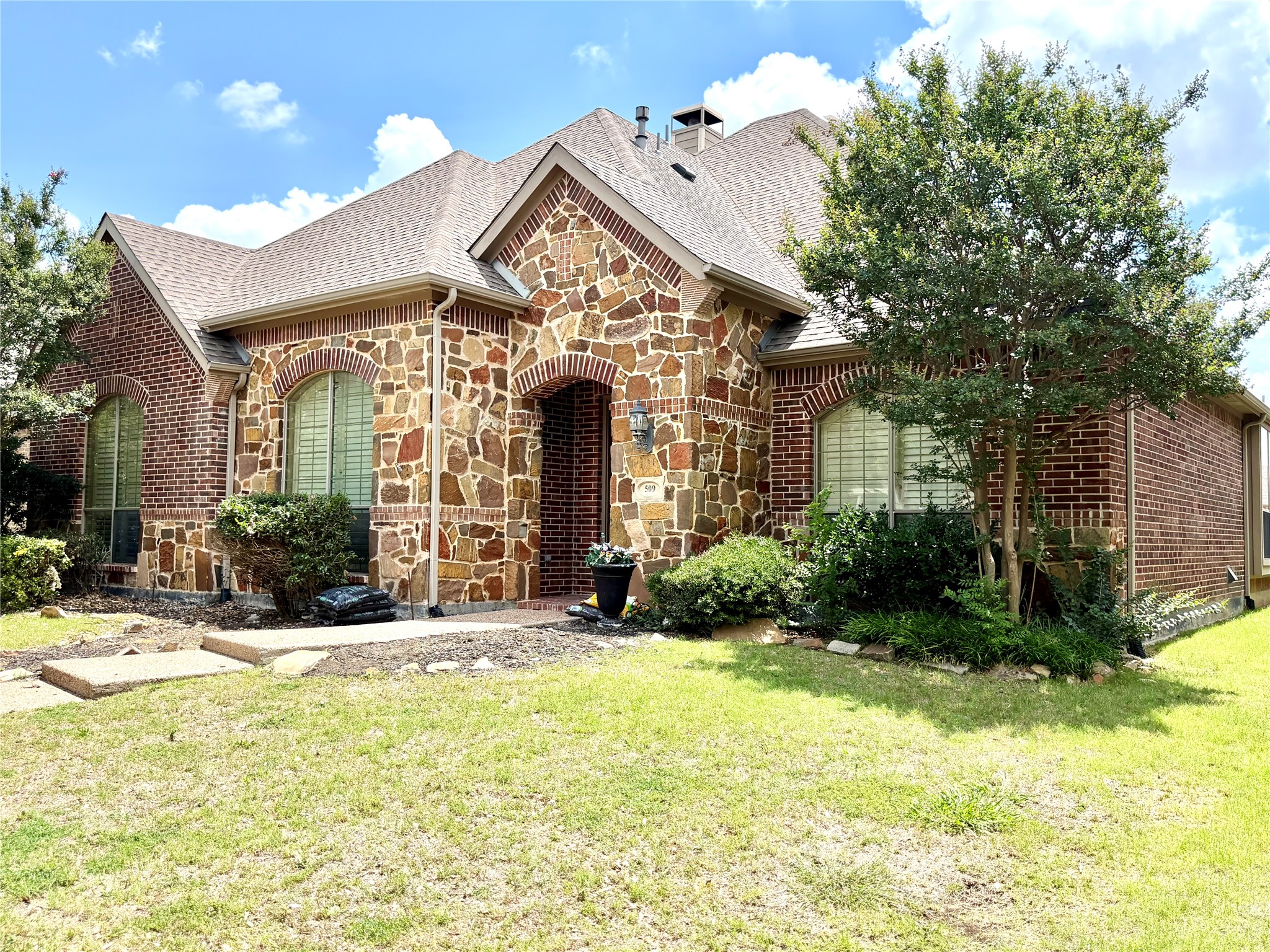 509 S Hampton Court Lewisville TX 75056
