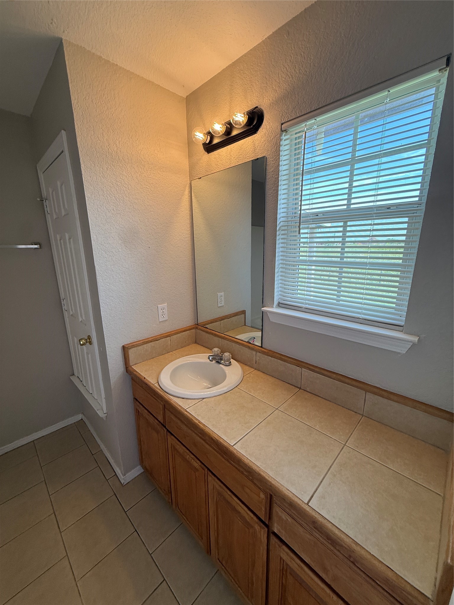 217 Blue Bell Court Weatherford TX 76088