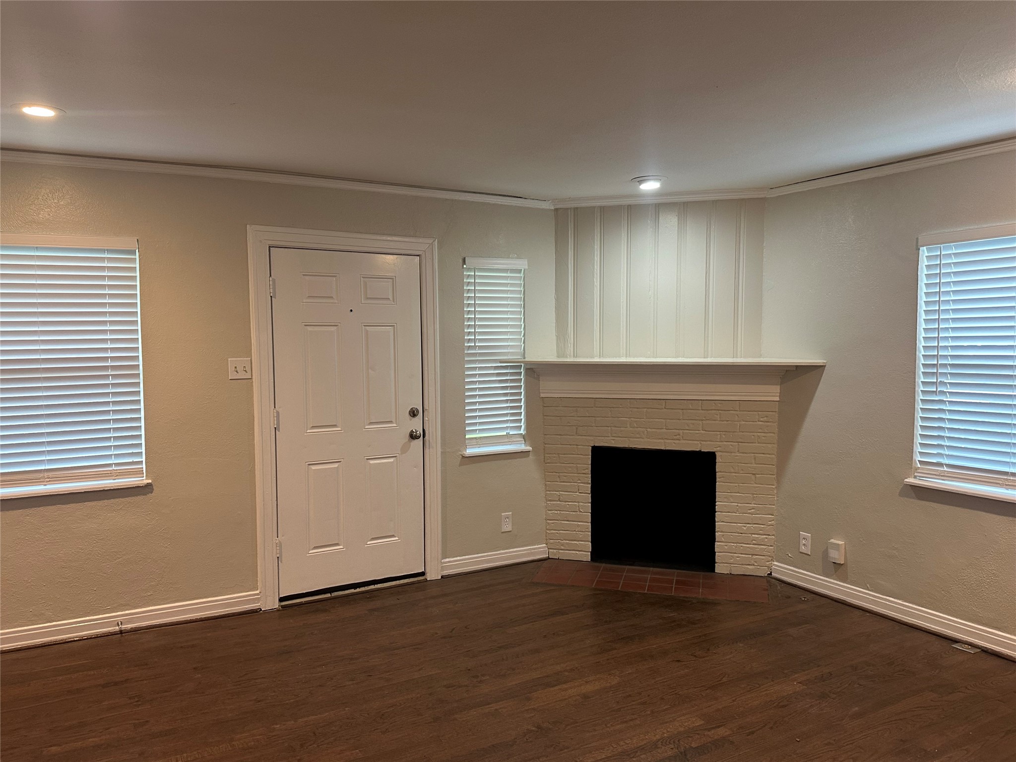 2806 Hedgerow Drive Dallas TX 75235