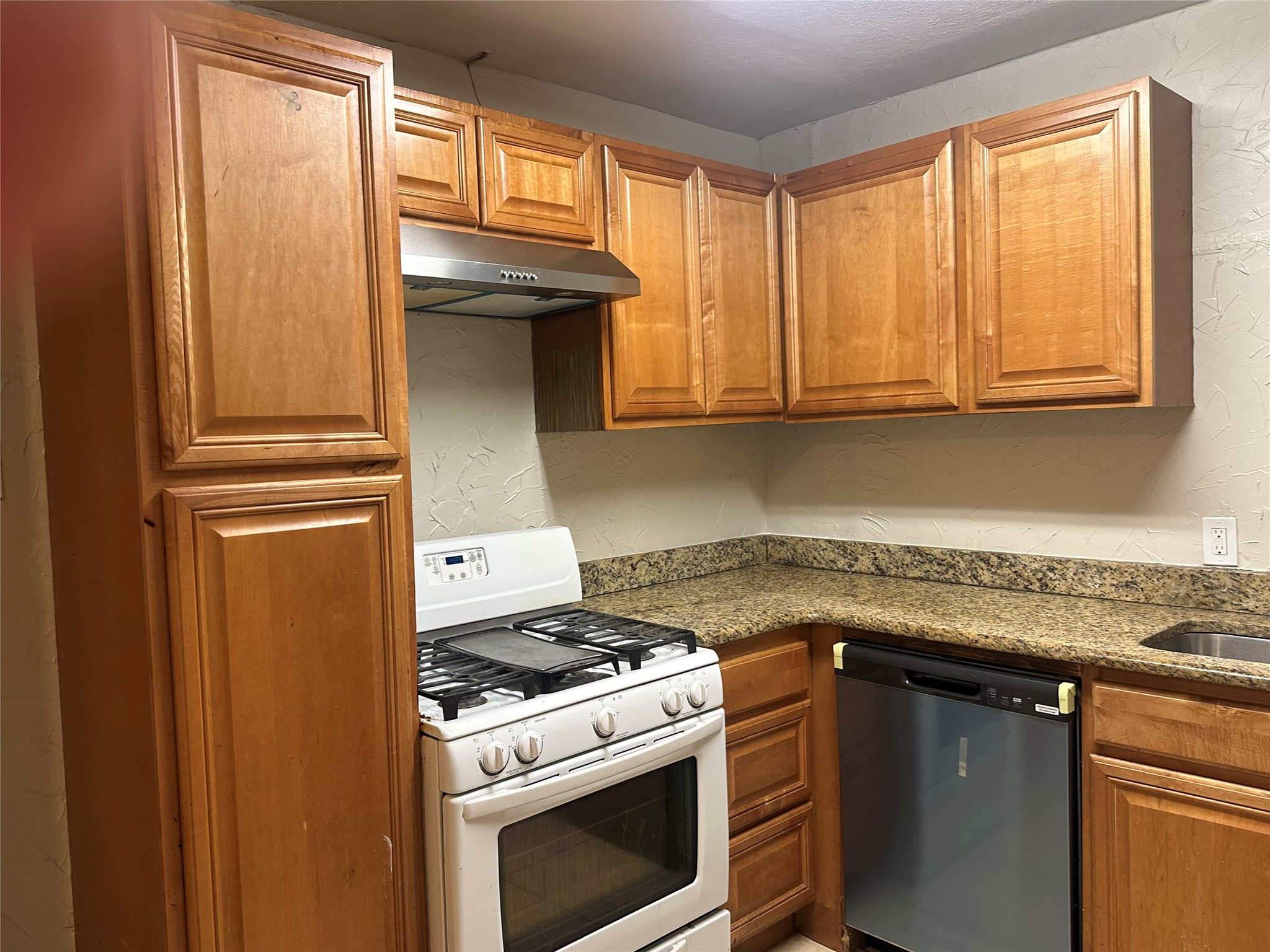 2806 Hedgerow Drive Dallas TX 75235