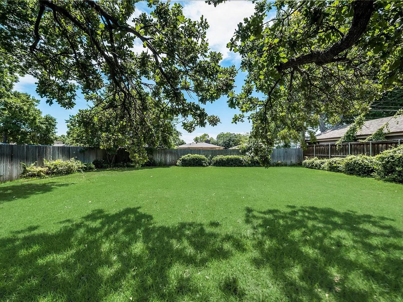 1912 Anna Drive Irving TX 75061