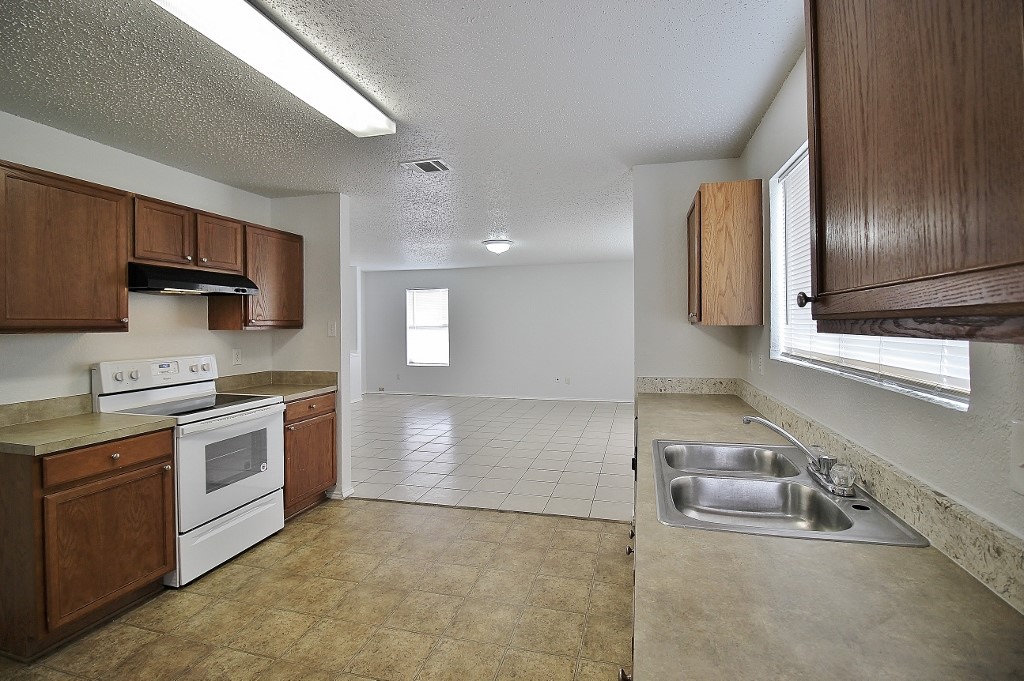 3325 Tioga Street Dallas TX 75241