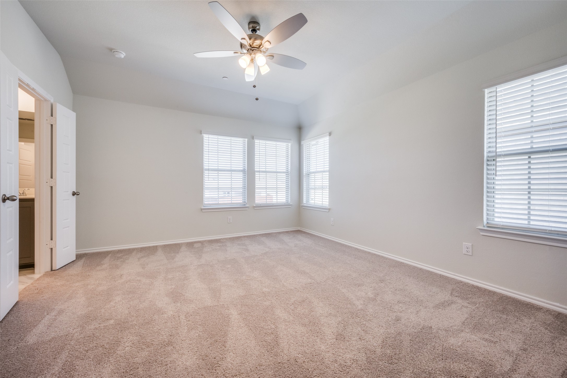 4601 Avion Drive Sanger TX 76266