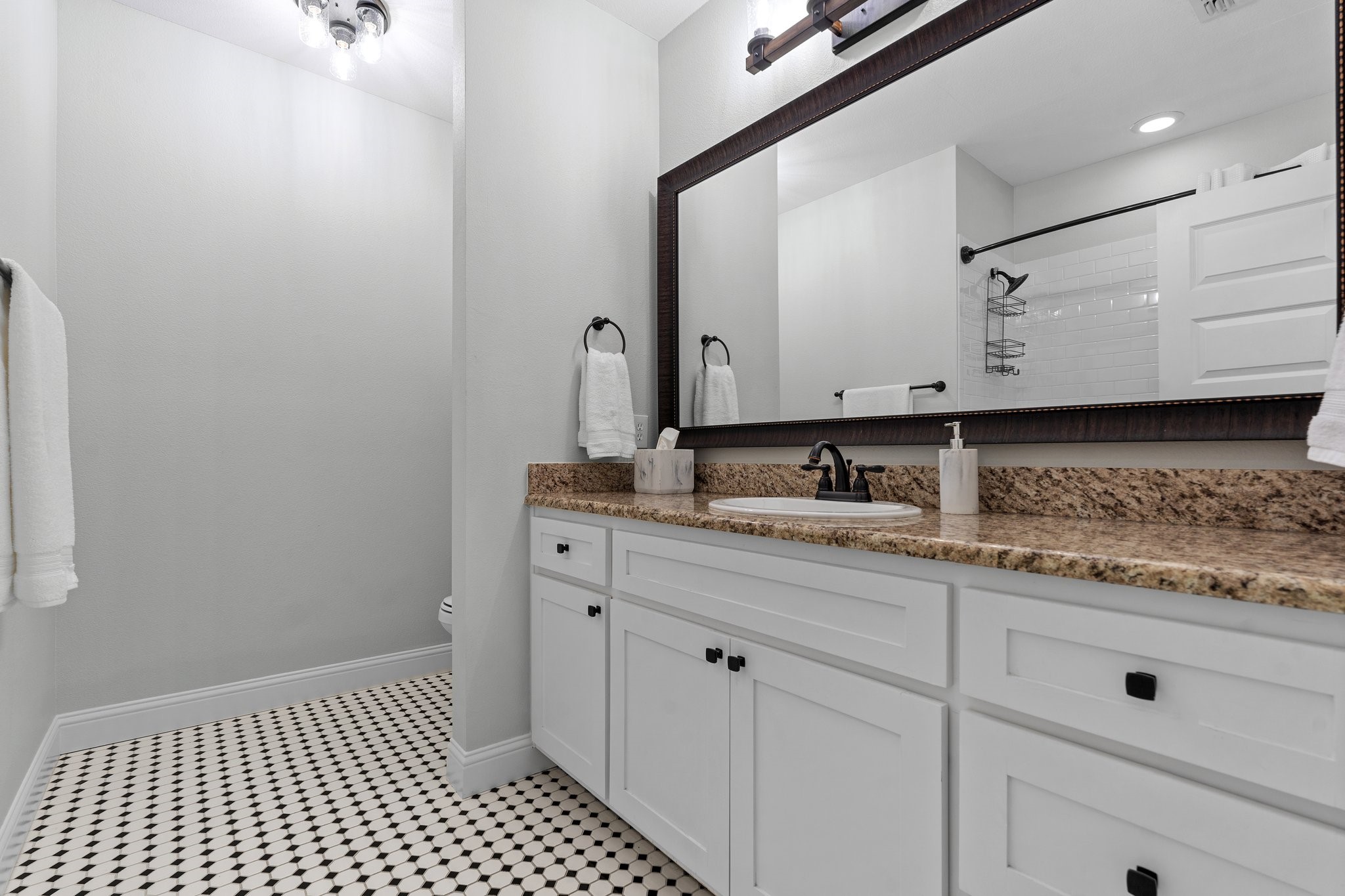 607 S Alamo Street Weatherford TX 76086