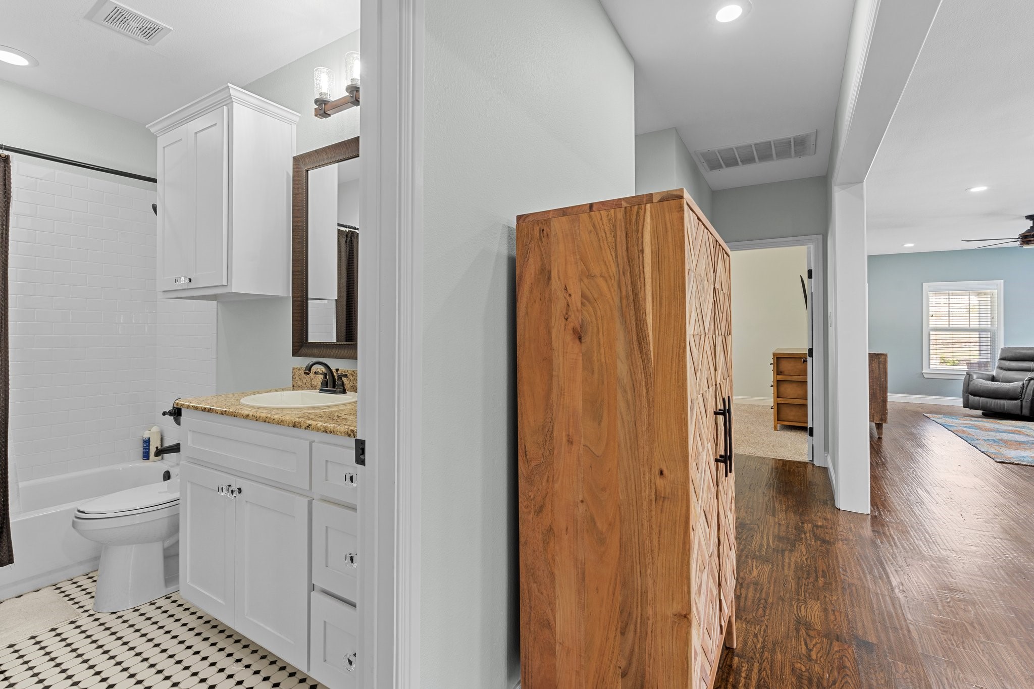607 S Alamo Street Weatherford TX 76086