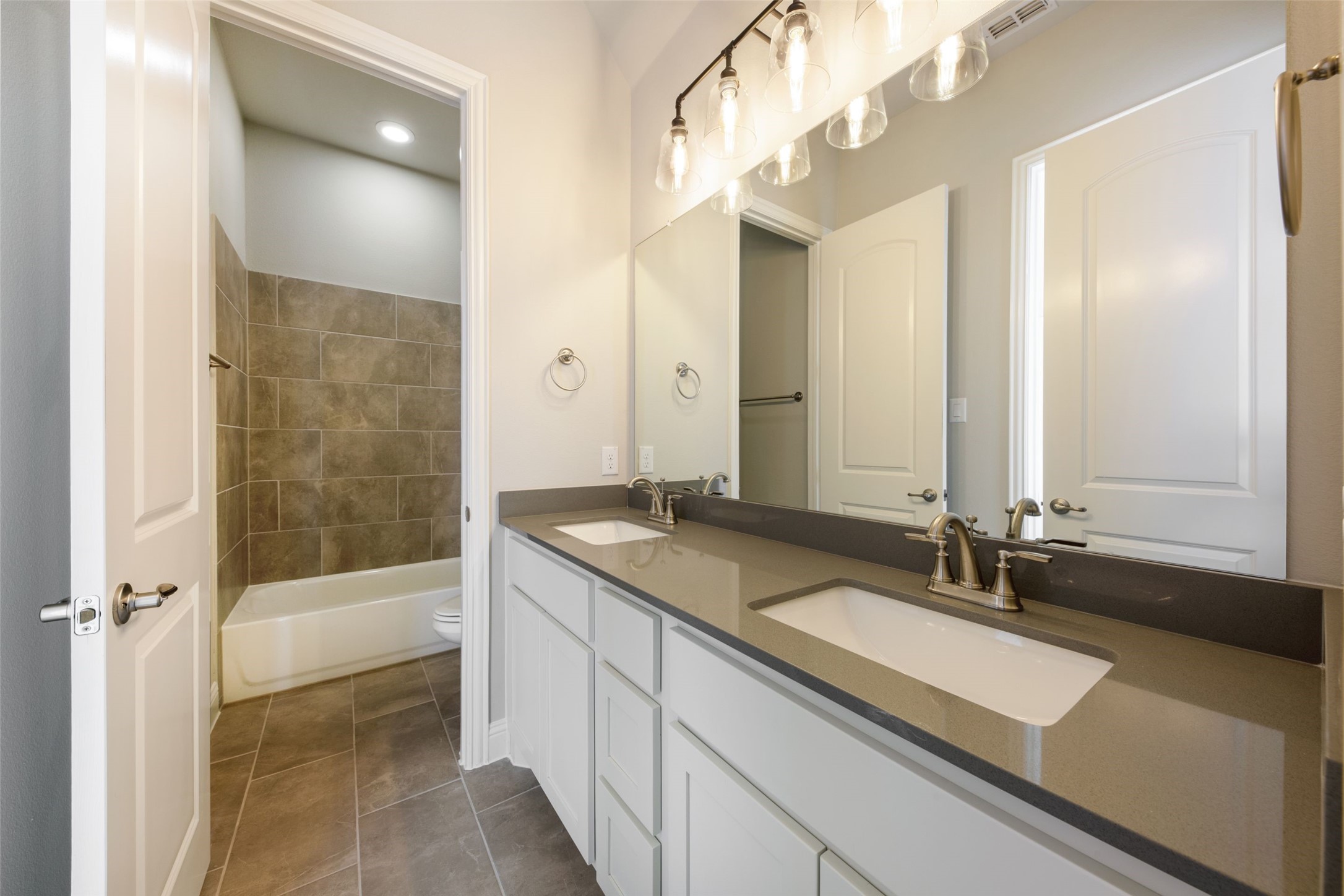 2813 Carisbrooke Street Celina TX 75009