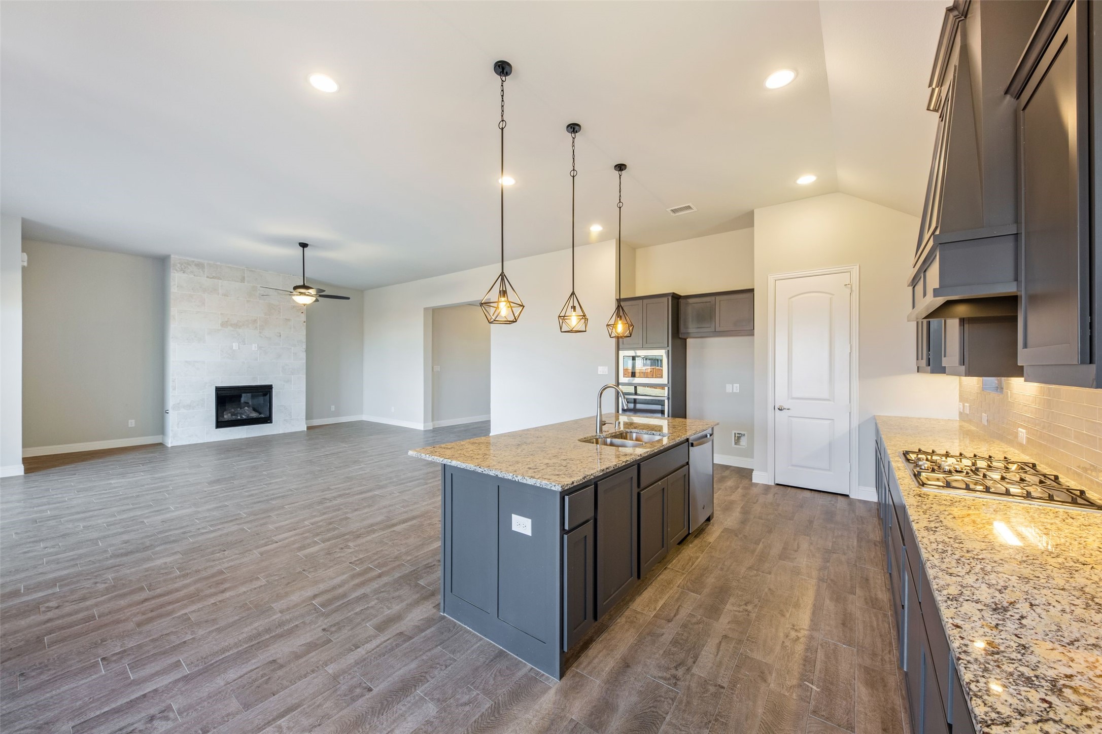 2813 Carisbrooke Street Celina TX 75009