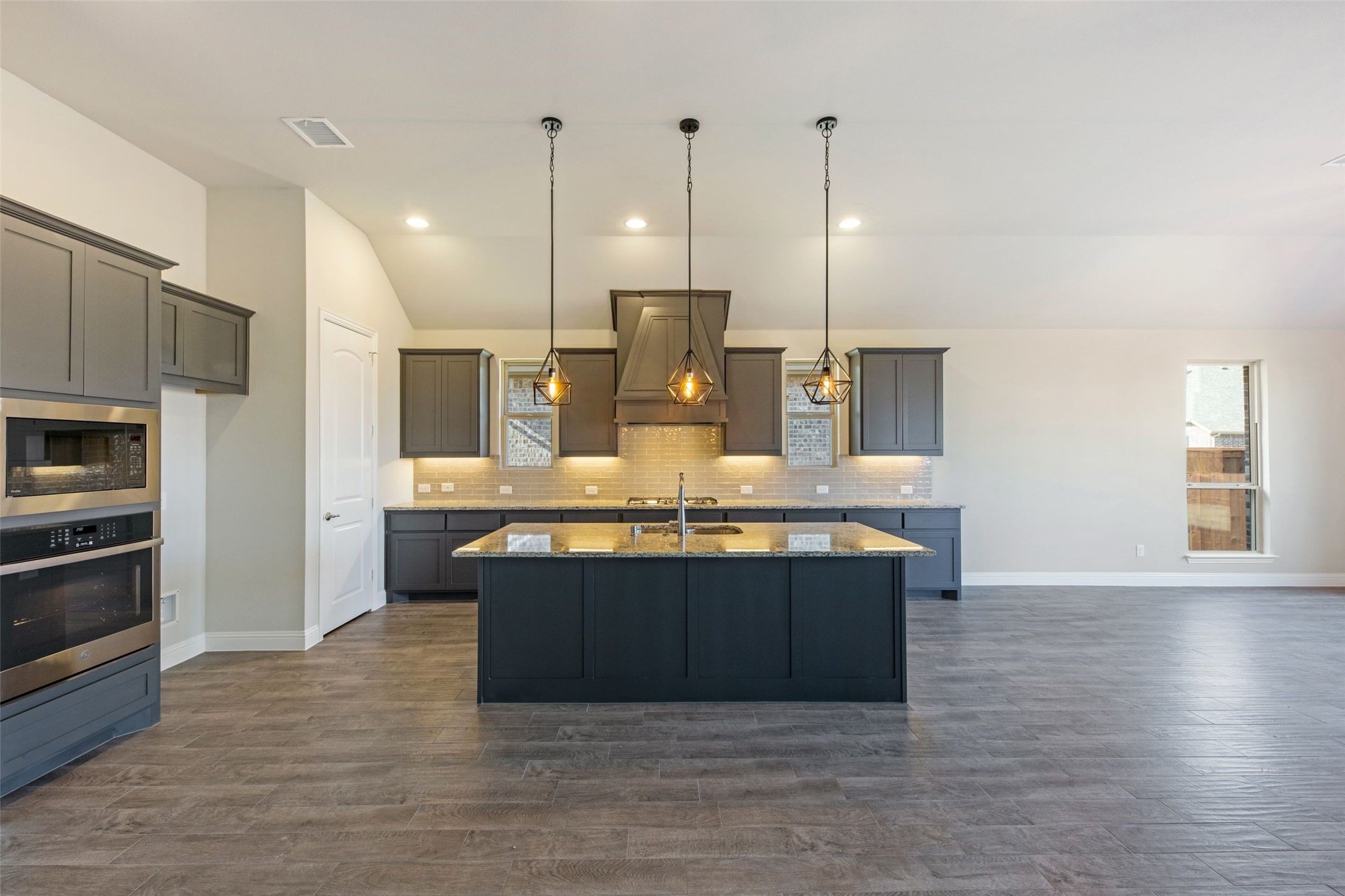 2813 Carisbrooke Street Celina TX 75009