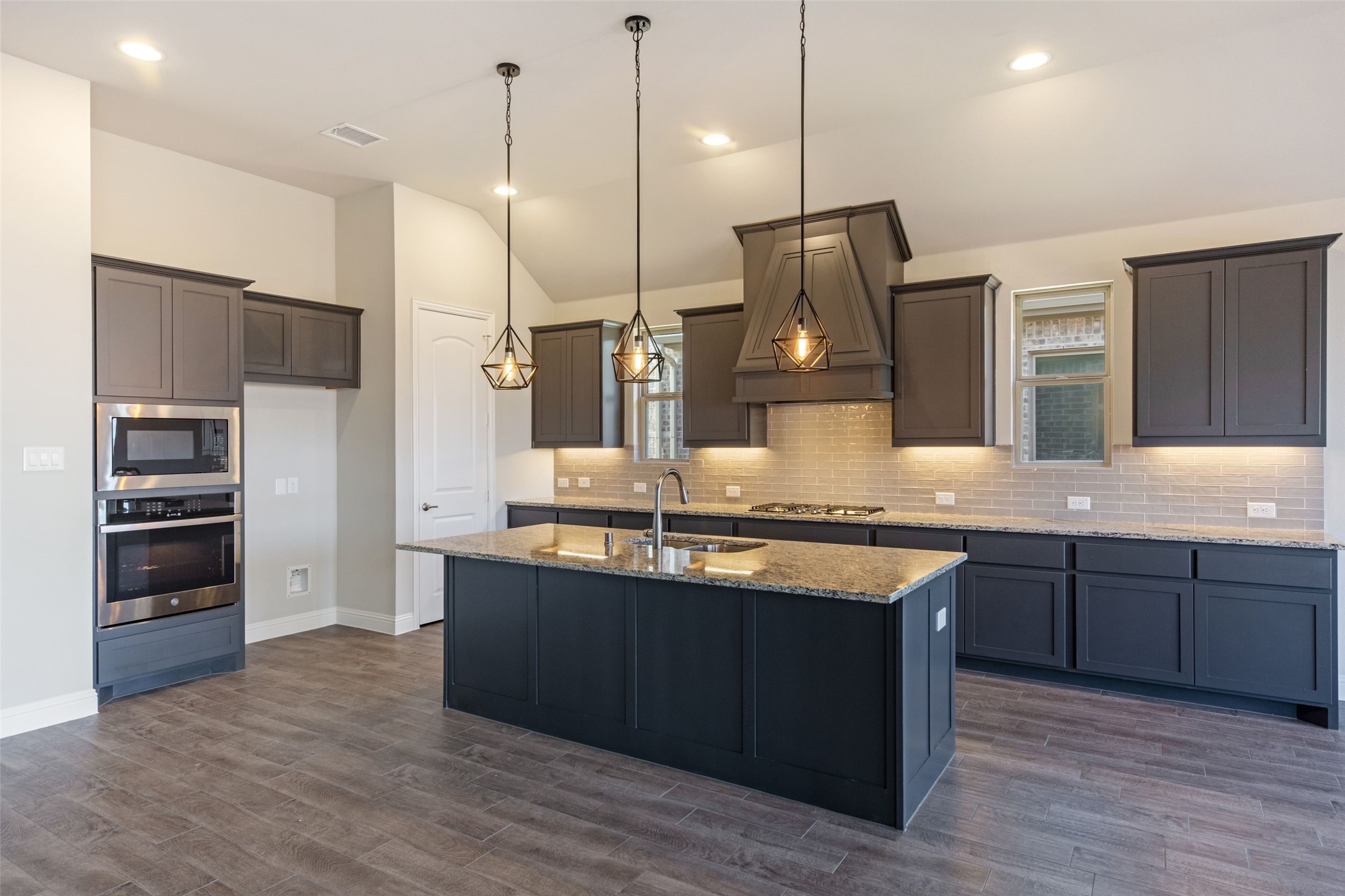 2813 Carisbrooke Street Celina TX 75009