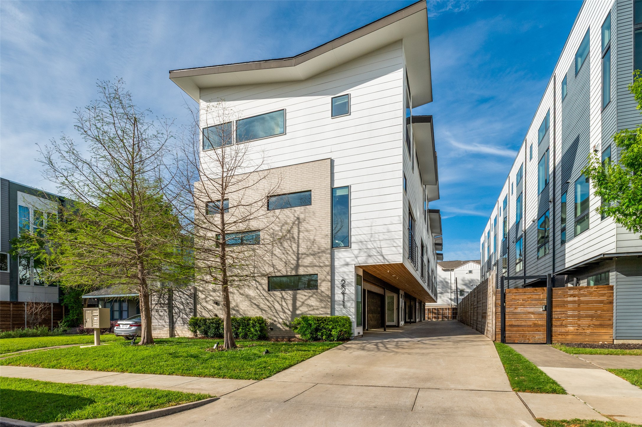 2211 Moser Avenue Dallas TX 75206