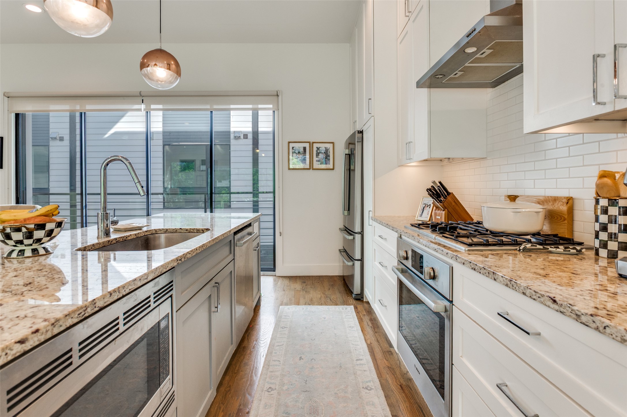 2211 Moser Avenue Dallas TX 75206