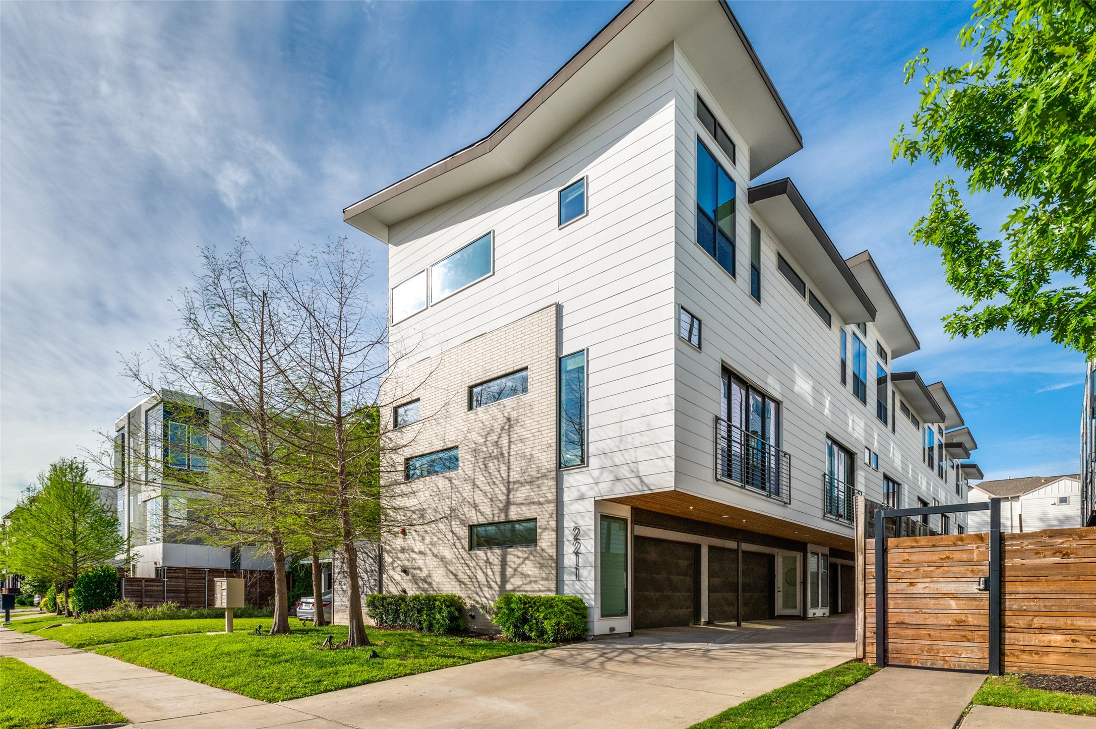 2211 Moser Avenue Dallas TX 75206