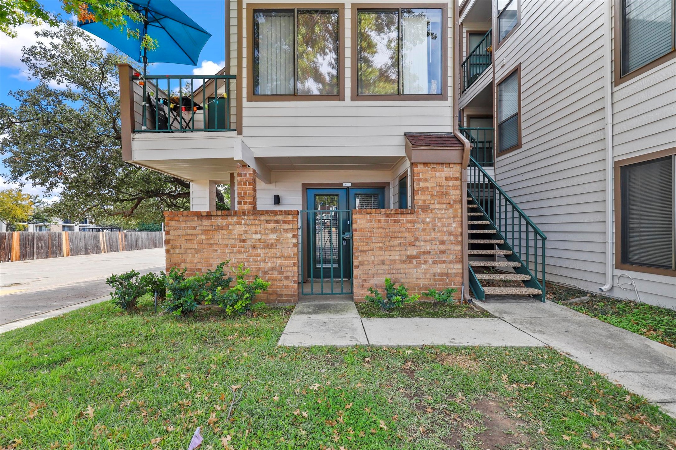 2300 Bamboo Drive Arlington TX 76006