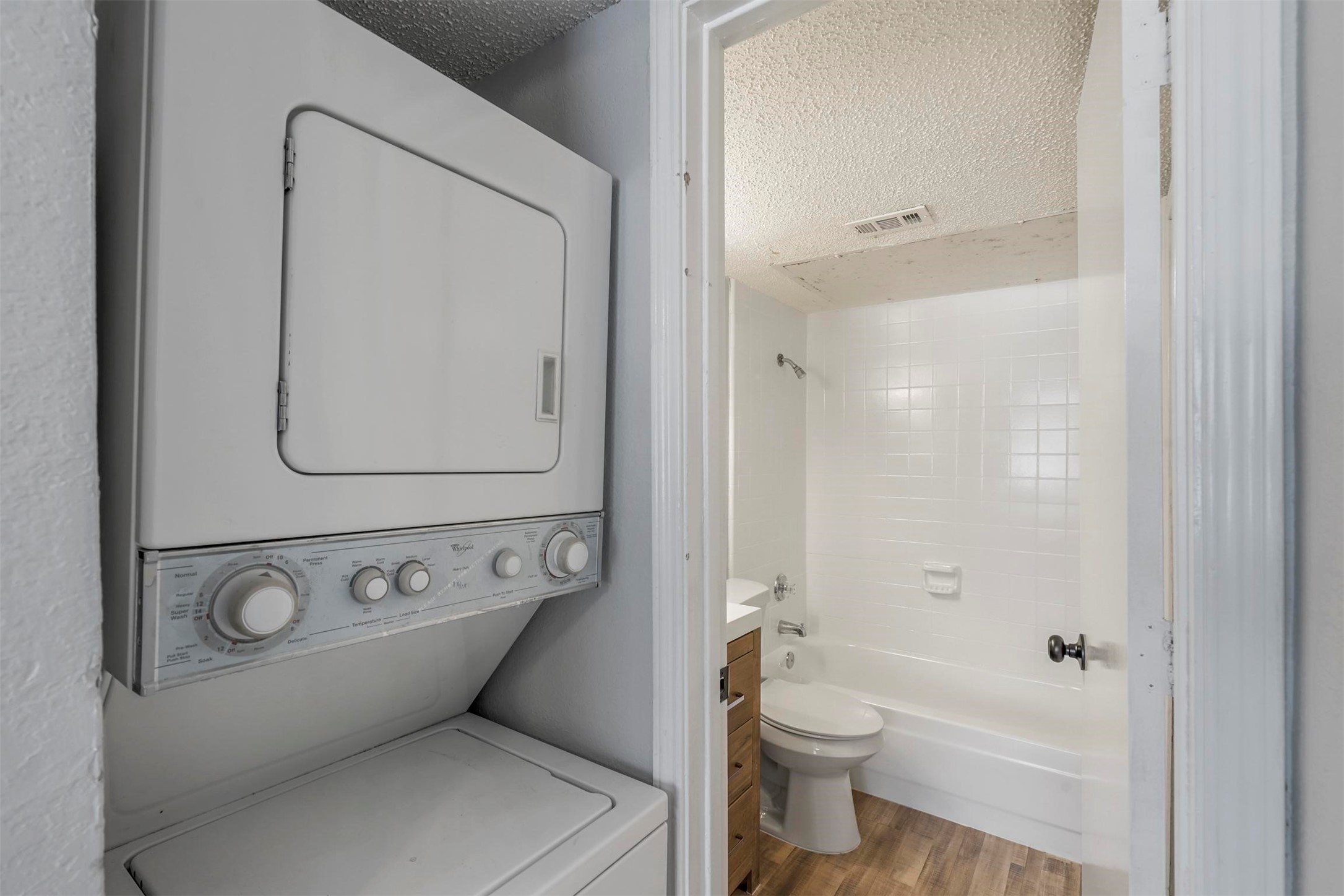 2300 Bamboo Drive Arlington TX 76006