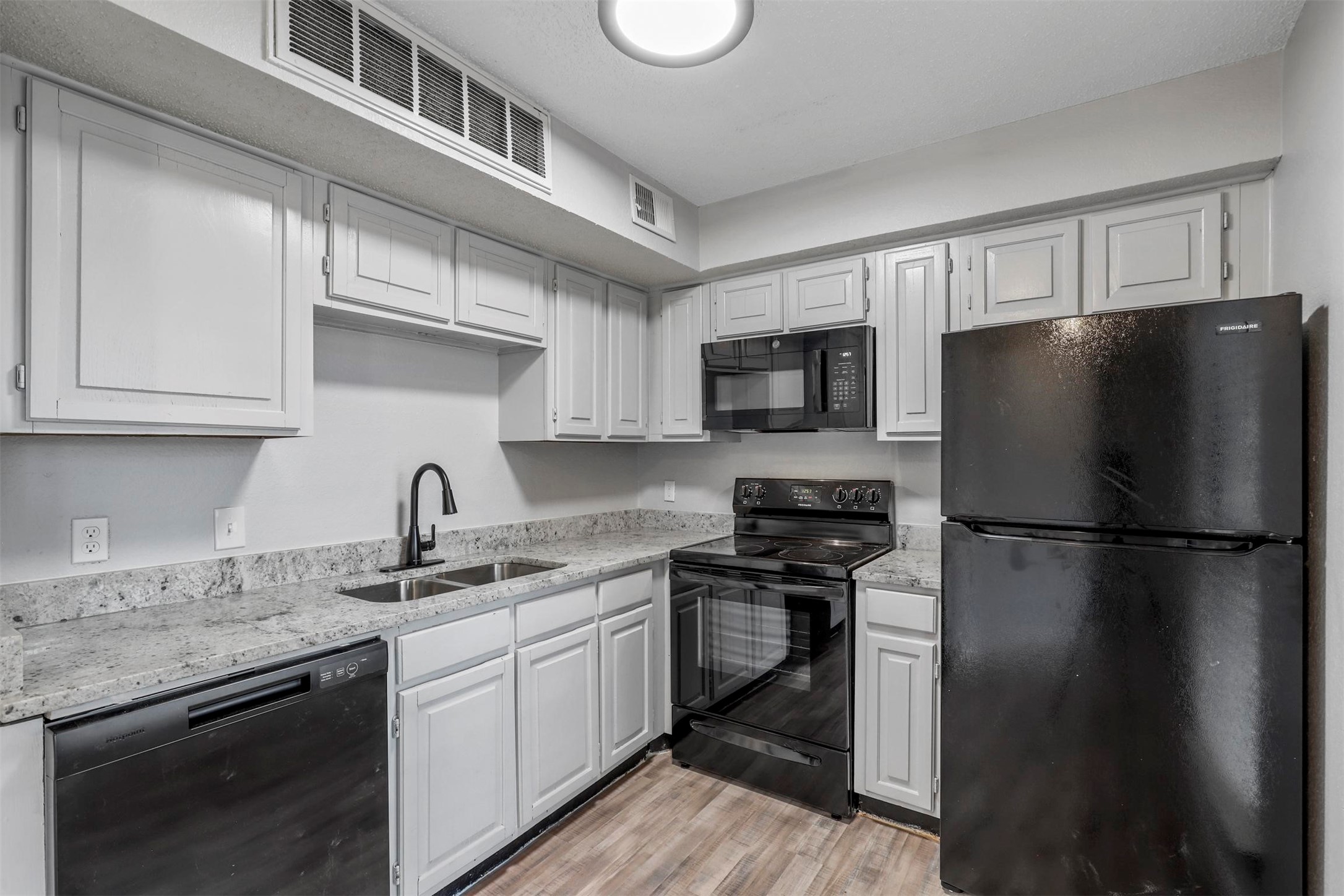2300 Bamboo Drive Arlington TX 76006