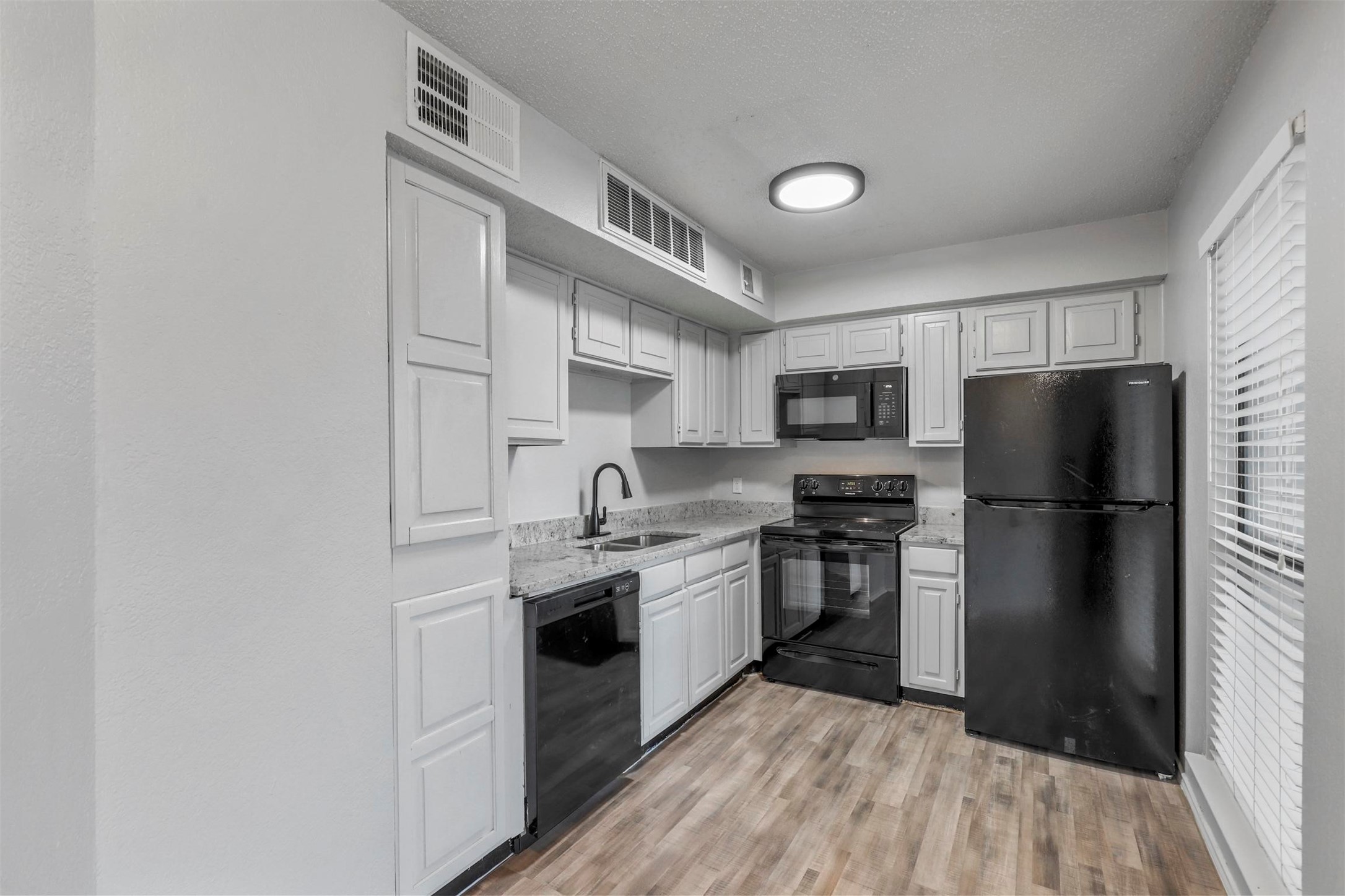 2300 Bamboo Drive Arlington TX 76006