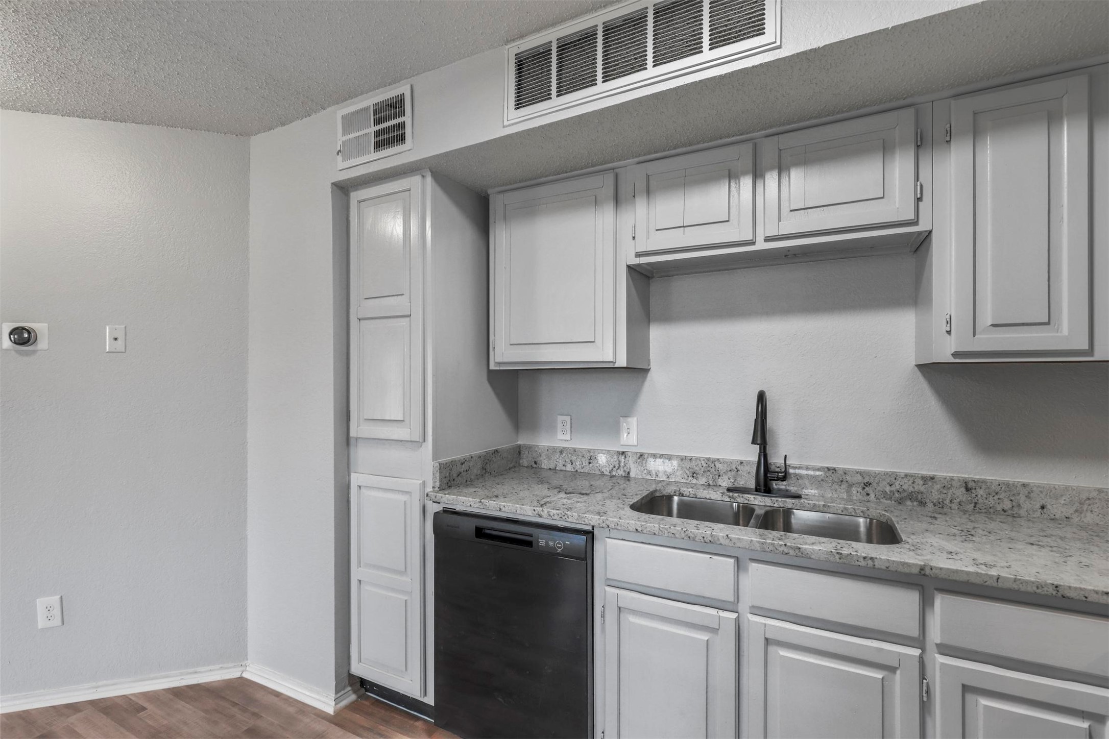 2300 Bamboo Drive Arlington TX 76006