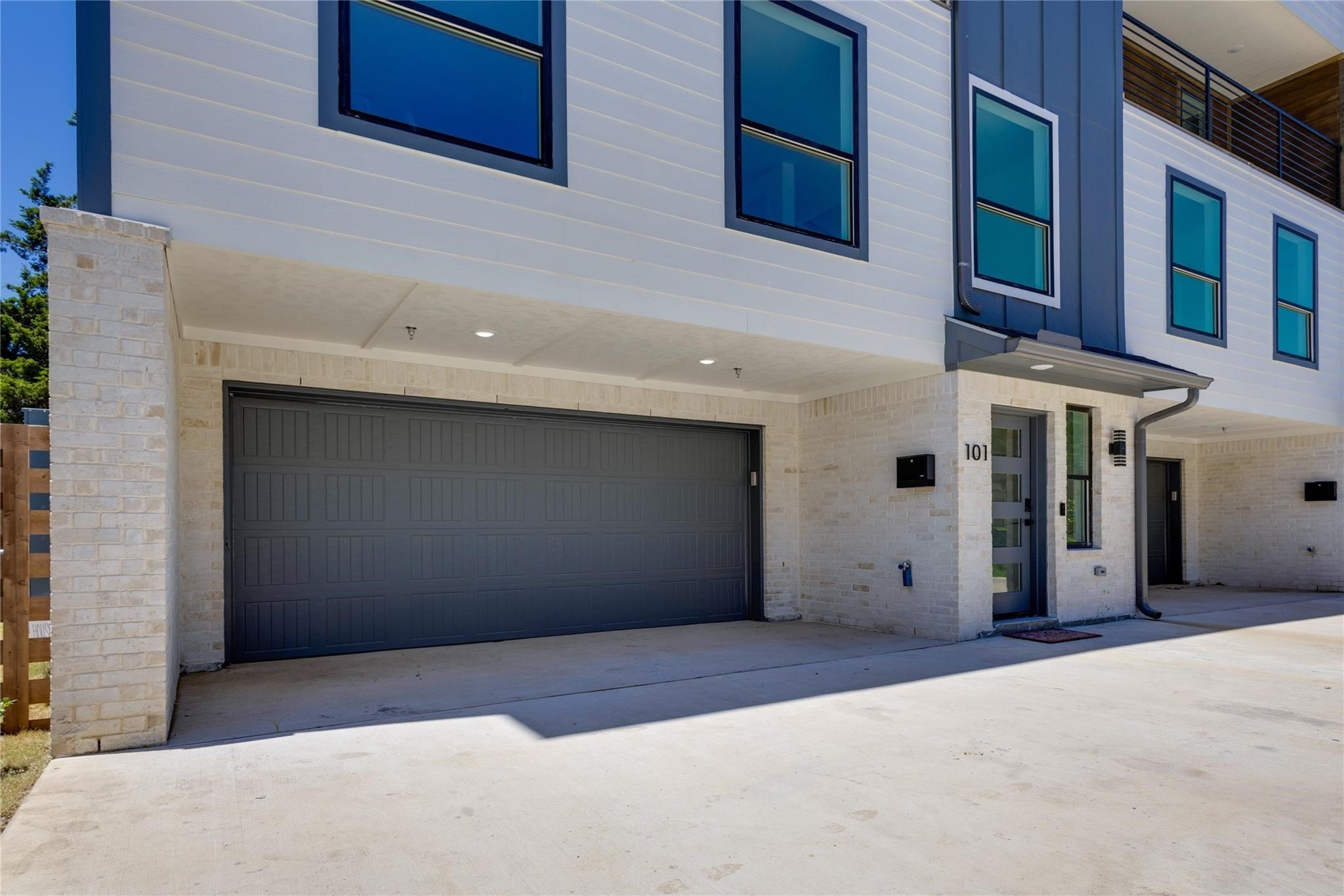 2011 Kirby Street Dallas TX 75204