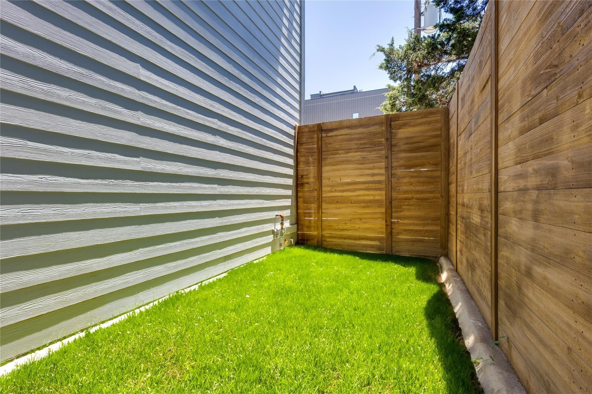 2011 Kirby Street Dallas TX 75204