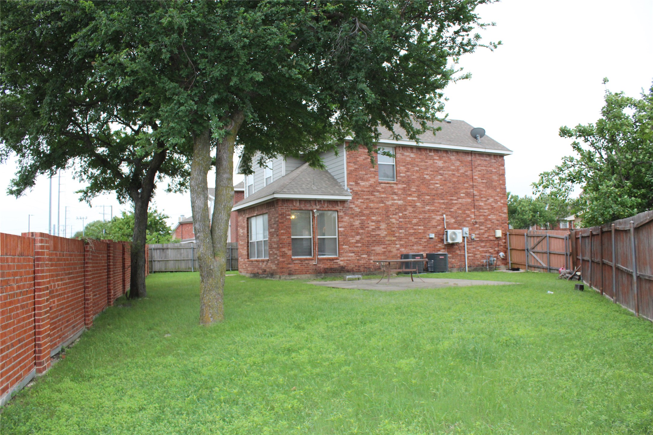 5017 Remington Drive Garland TX 75044