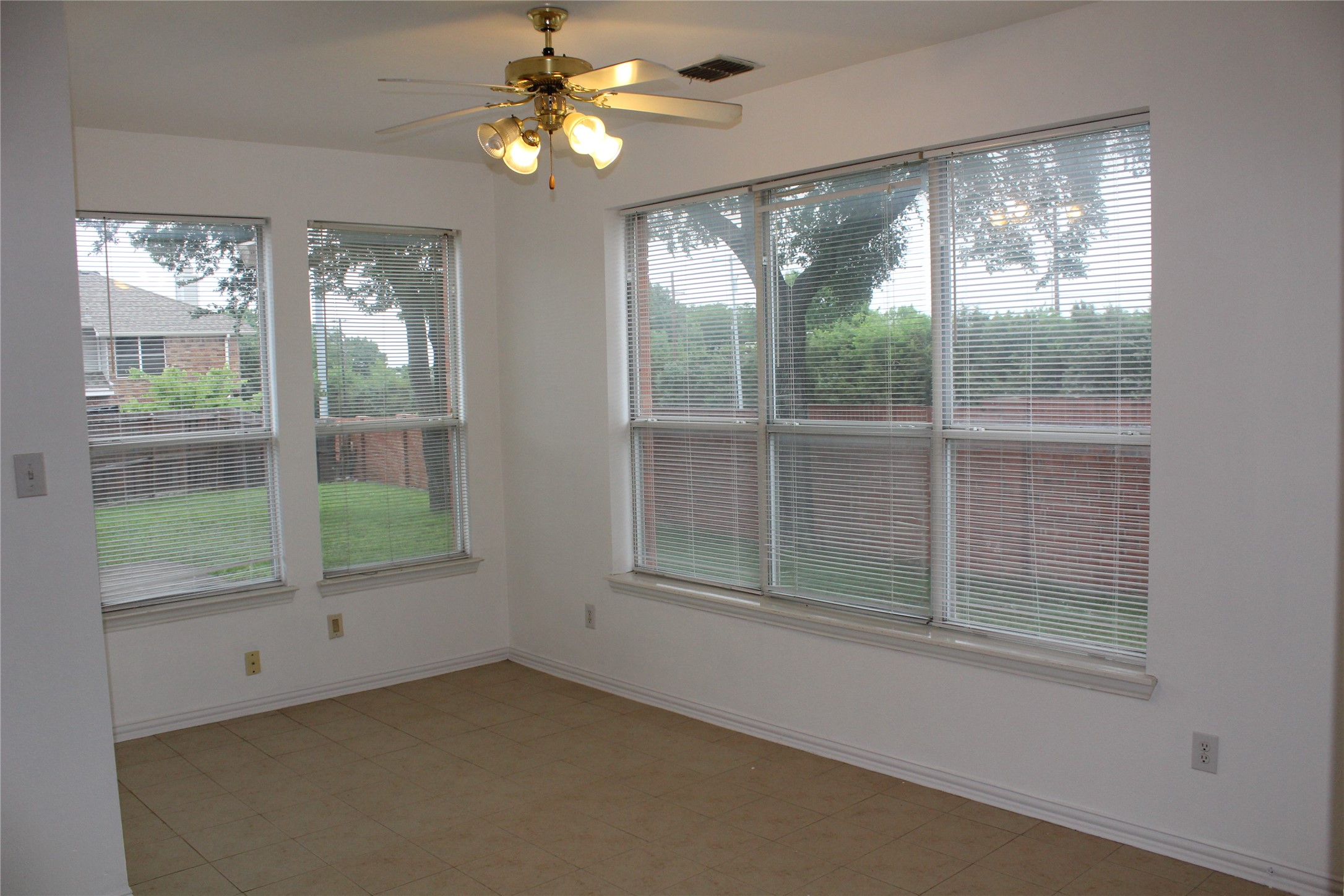 5017 Remington Drive Garland TX 75044