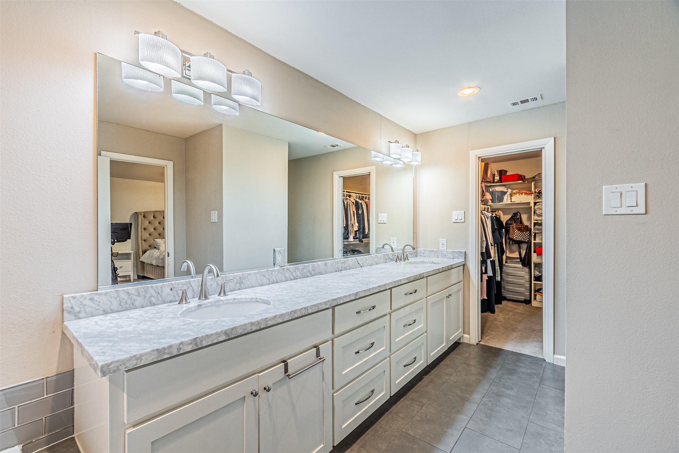 6935 Kingshollow Drive Dallas TX 75248