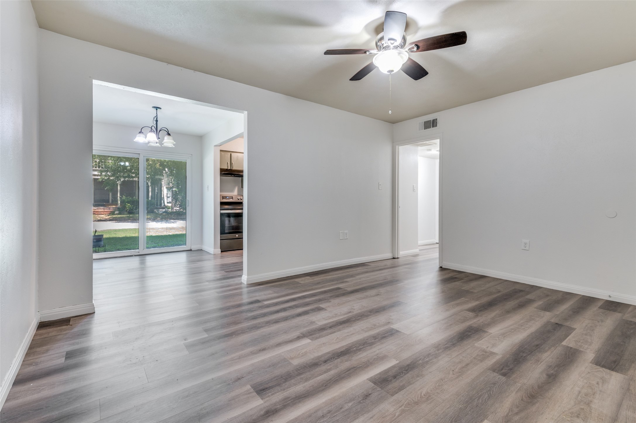 428 N Dallas Avenue Lancaster TX 75146