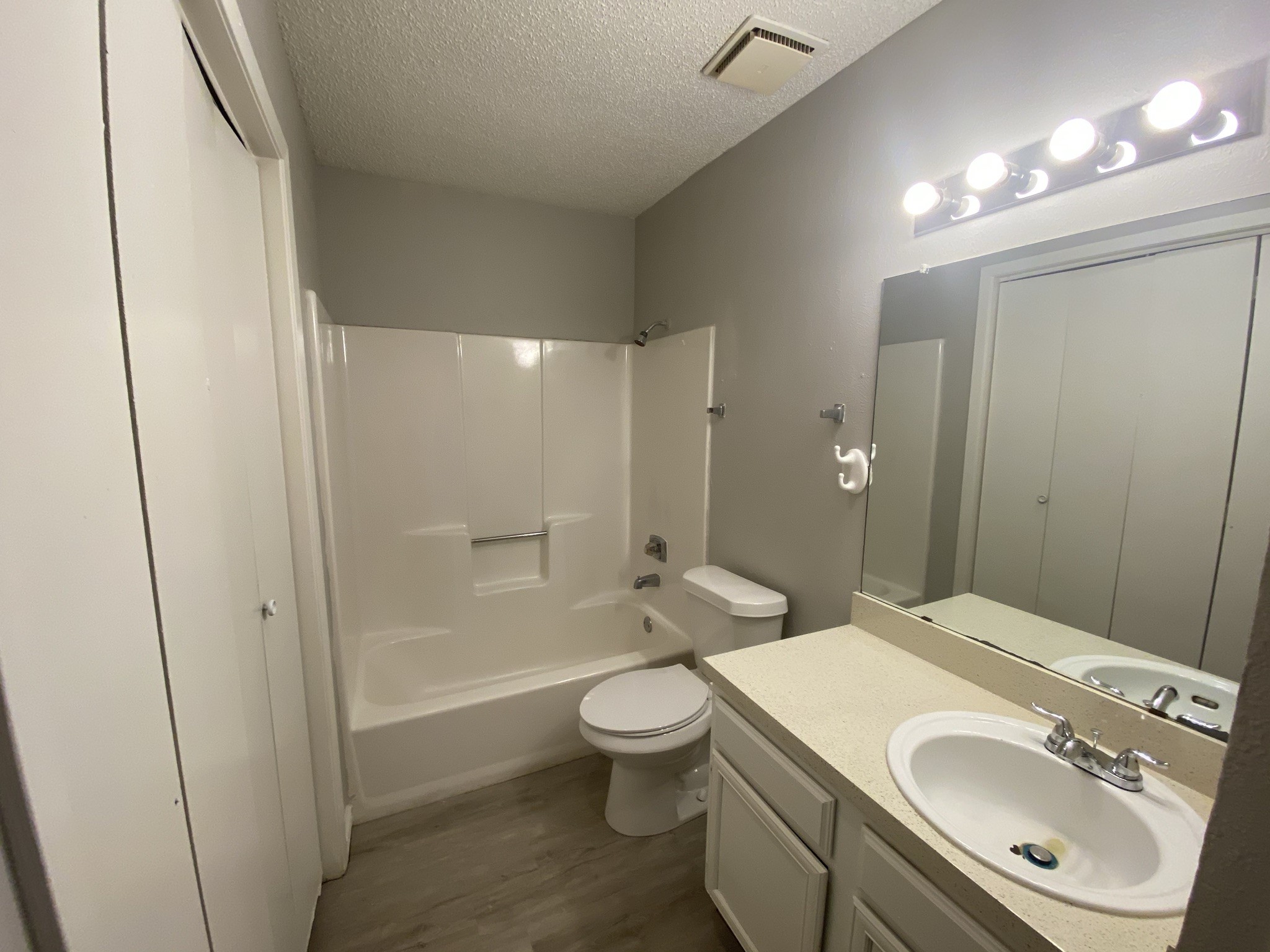 9696 Walnut Street Dallas TX 75243