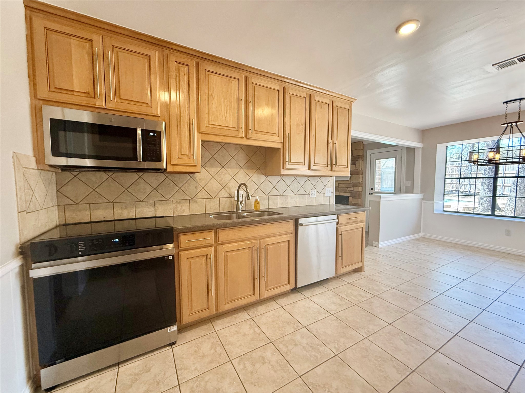 4804 Fawn Valley Court Arlington TX 76017