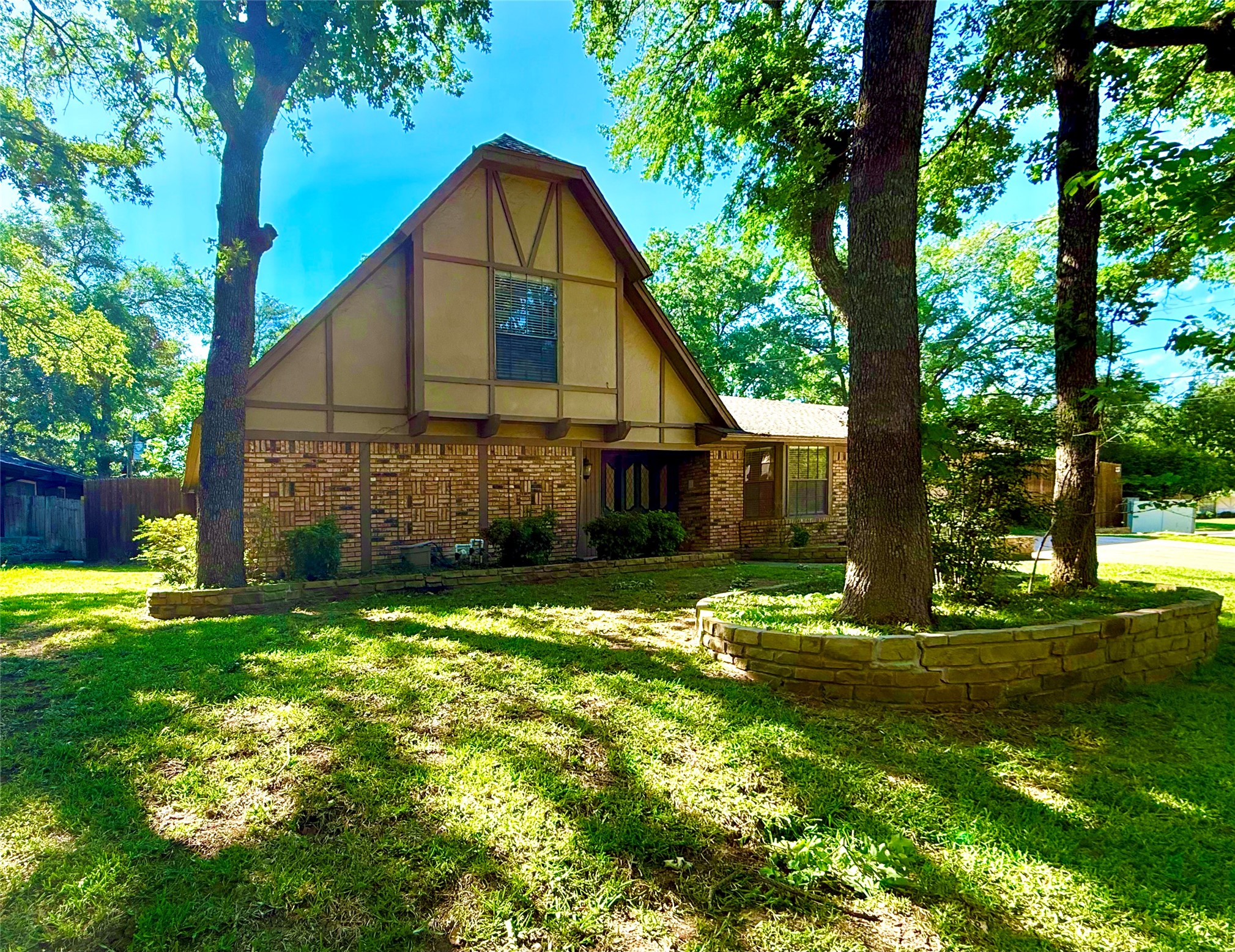 4804 Fawn Valley Court Arlington TX 76017