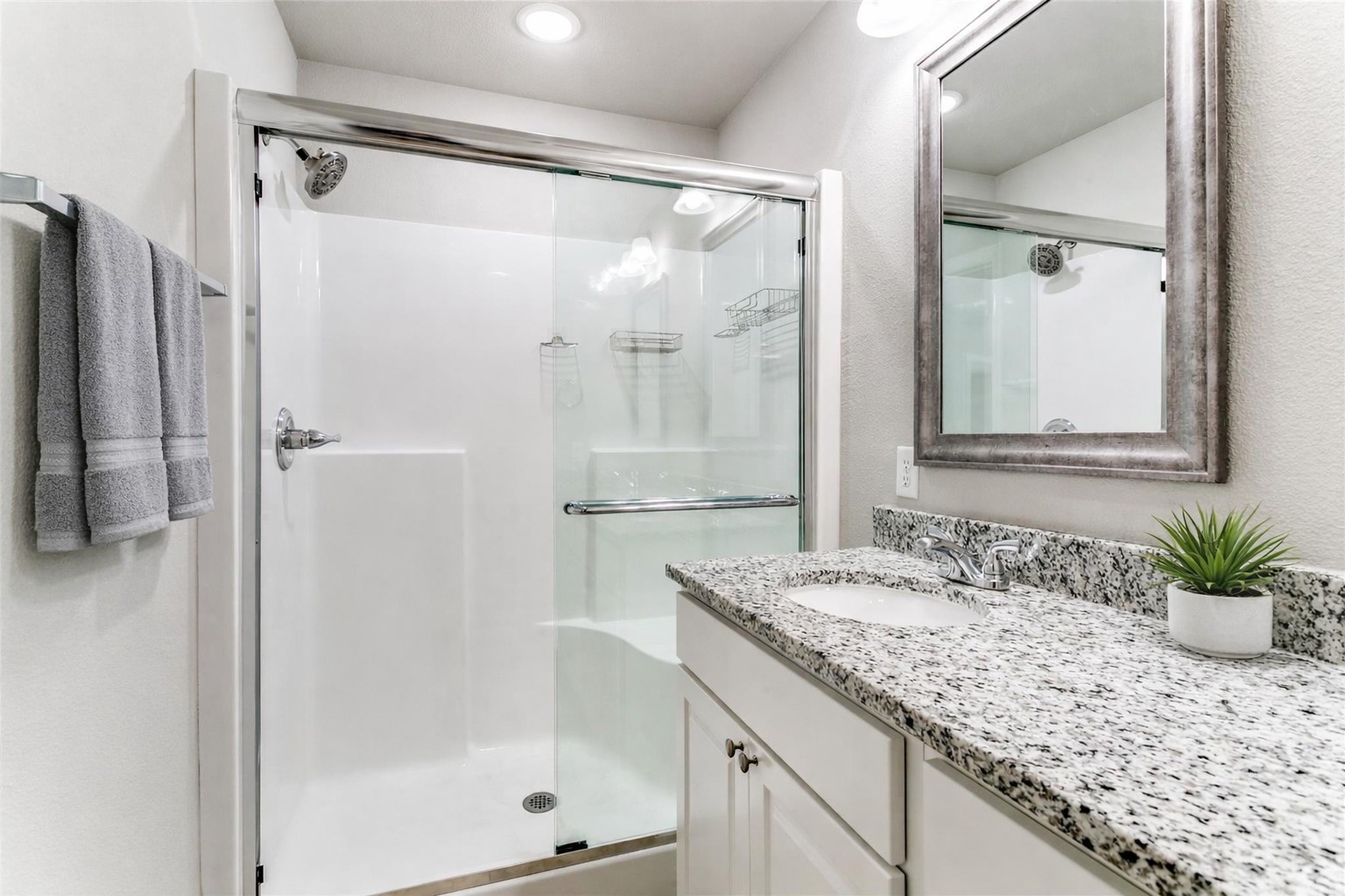 4725 Hafeela Drive Irving TX 75061