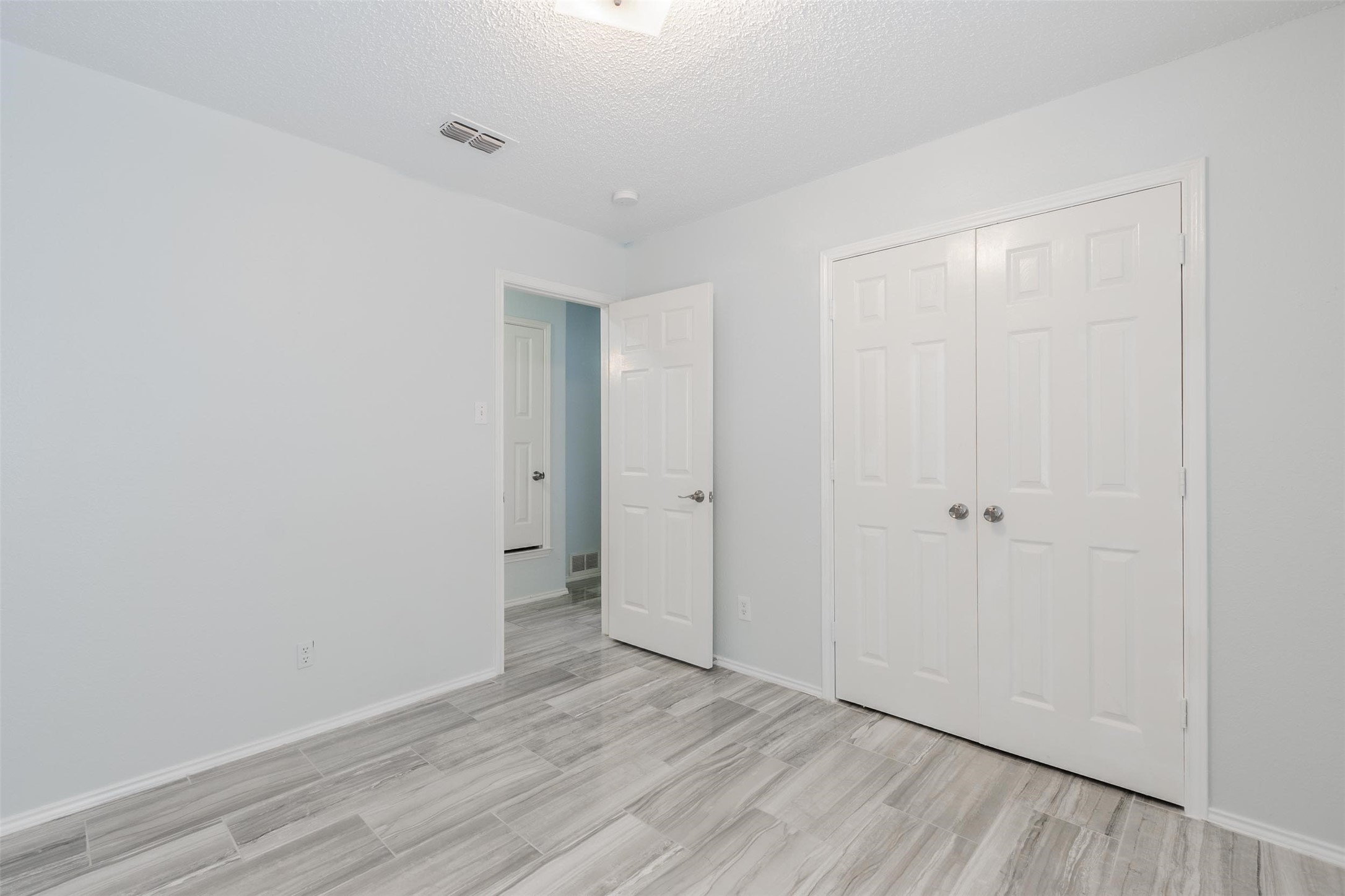 2709 Brittany Drive Euless TX 76039