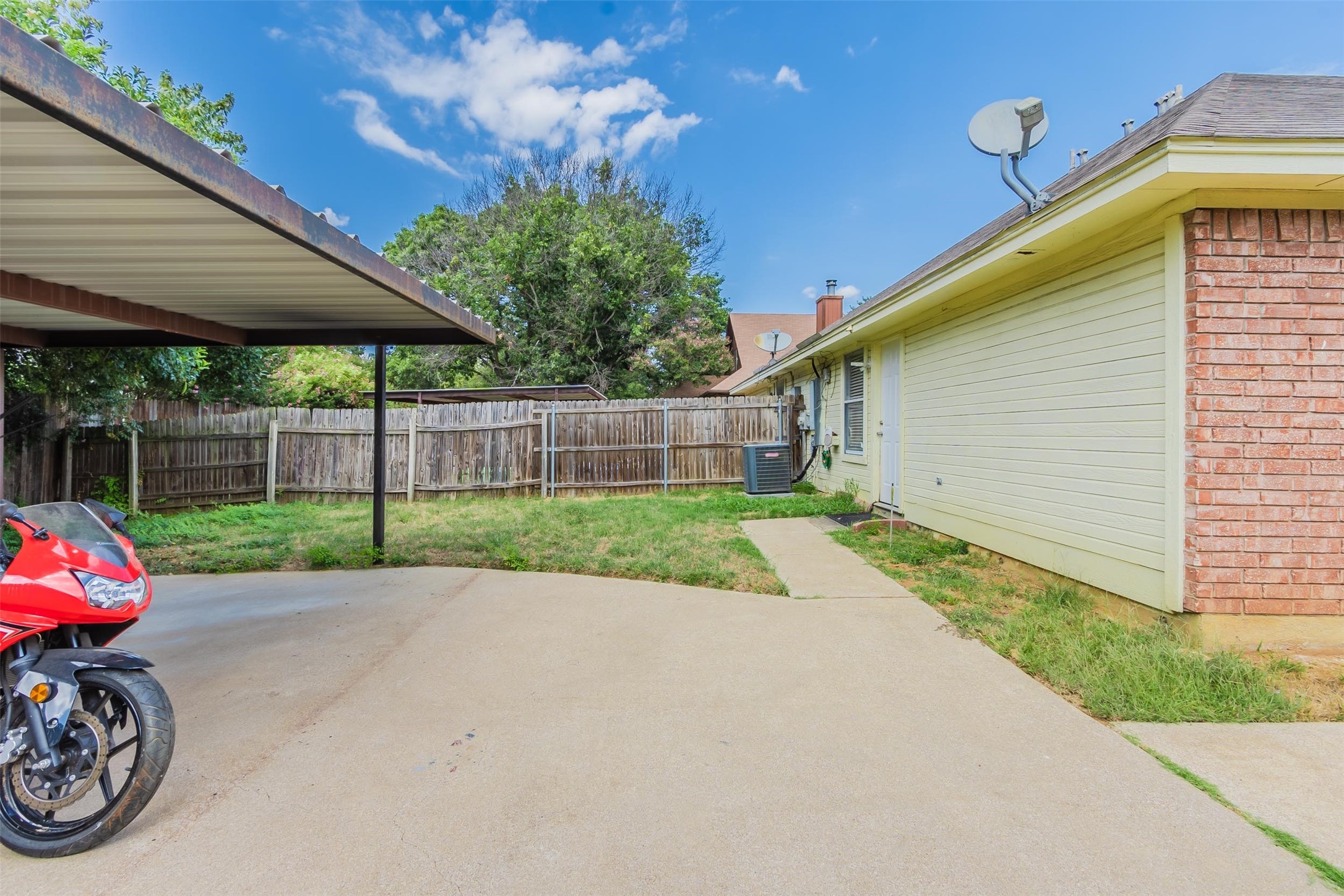 2709 Brittany Drive Euless TX 76039