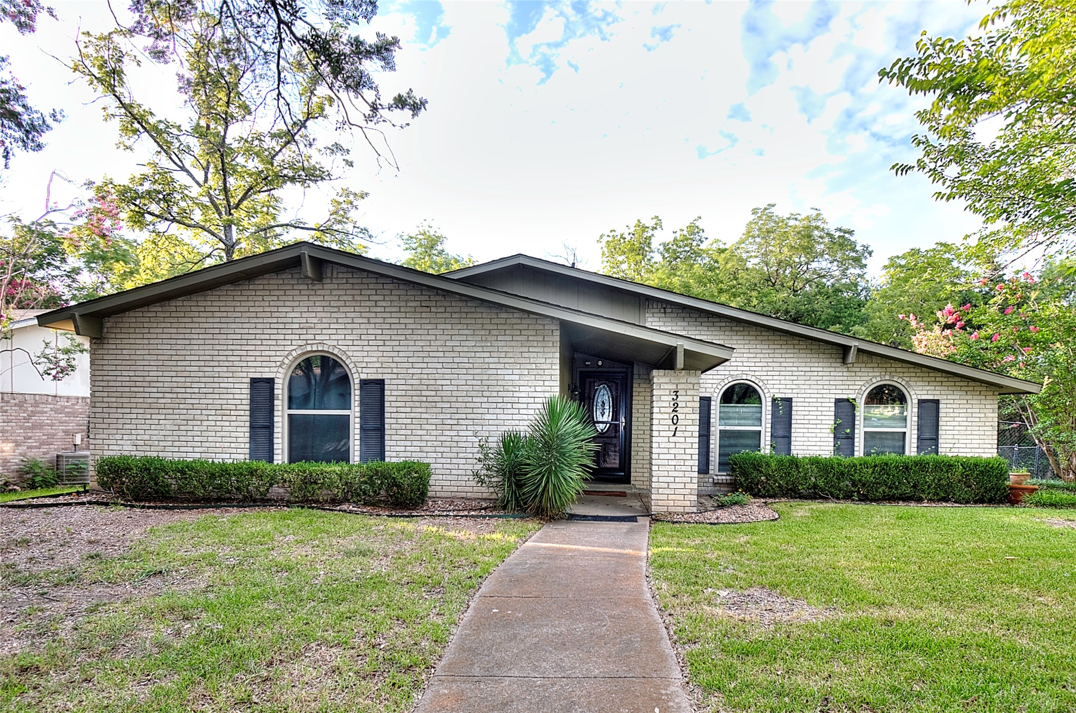 3201 Christie Circle Garland TX 75044