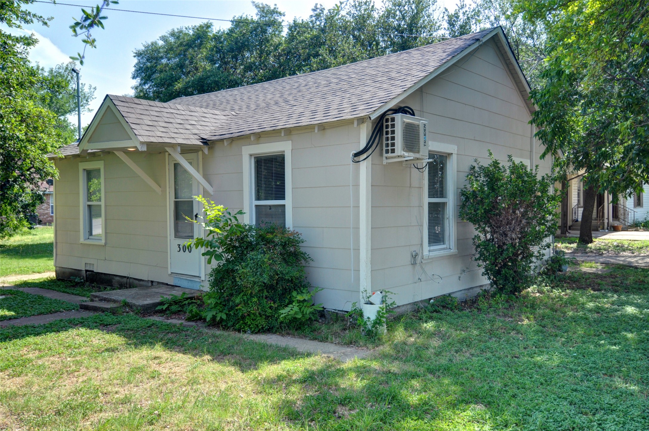 300 Meadow Park Drive White Settlement TX 76108