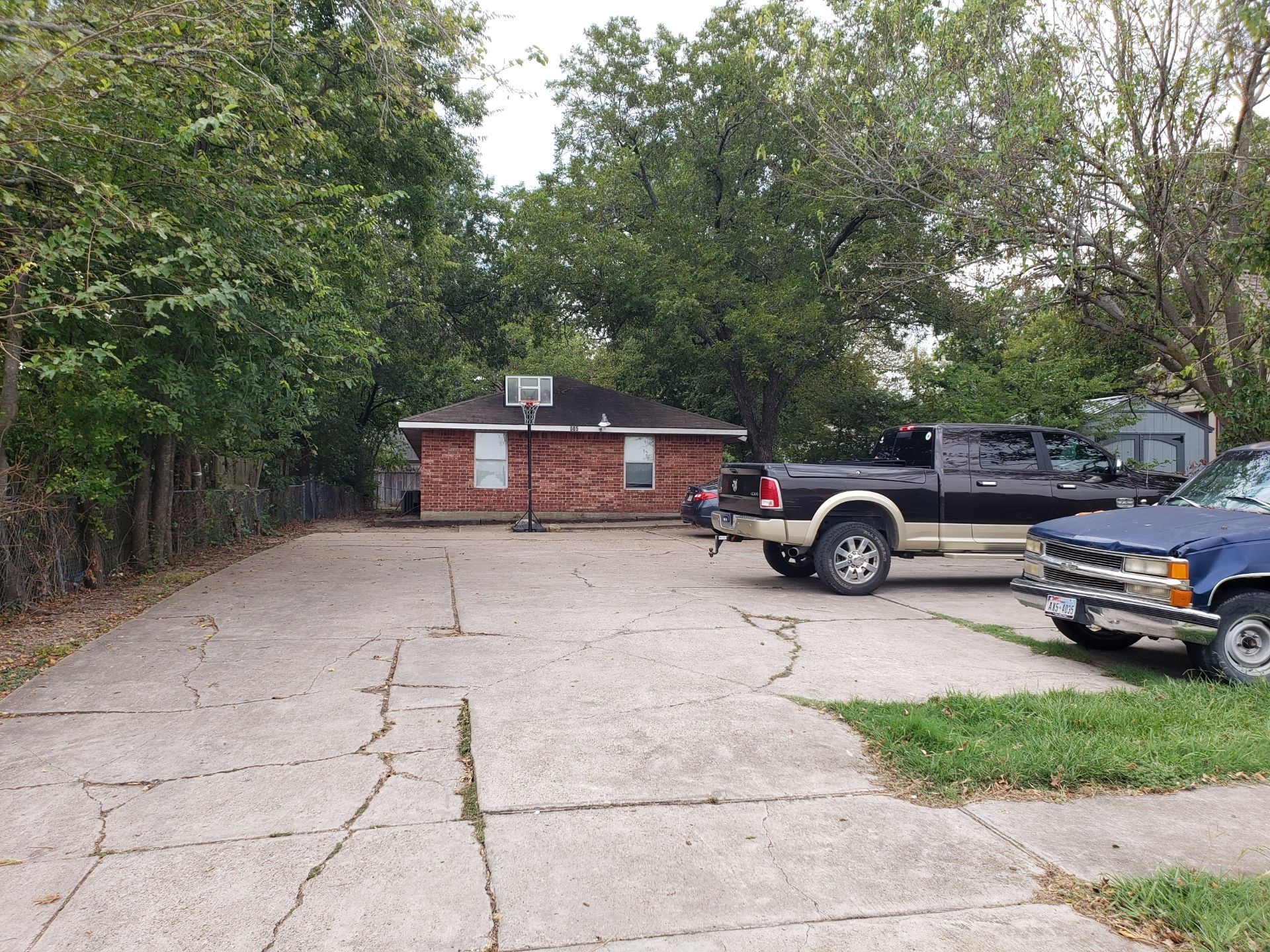 605 NW Main Street Ennis TX 75119