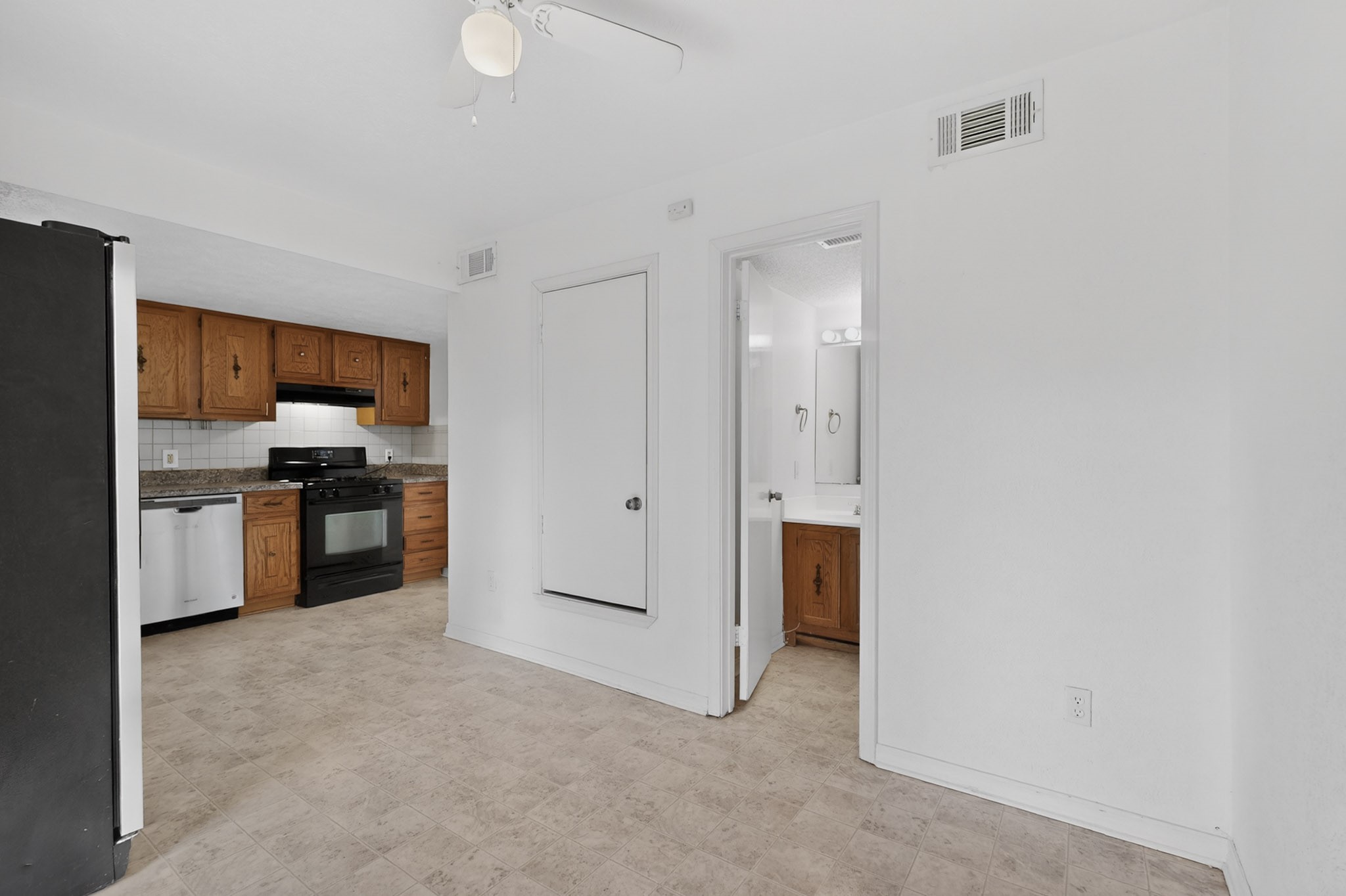 635 Haines Avenue Dallas TX 75208