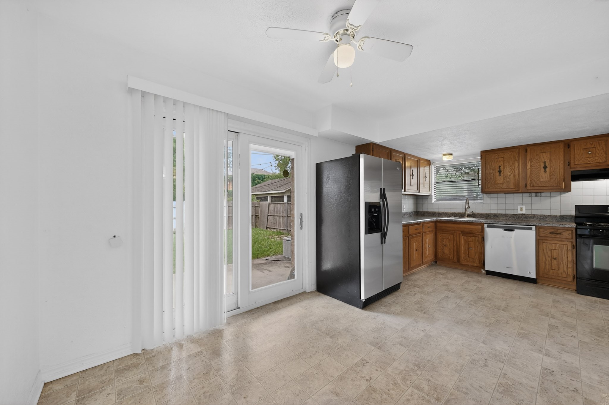 635 Haines Avenue Dallas TX 75208