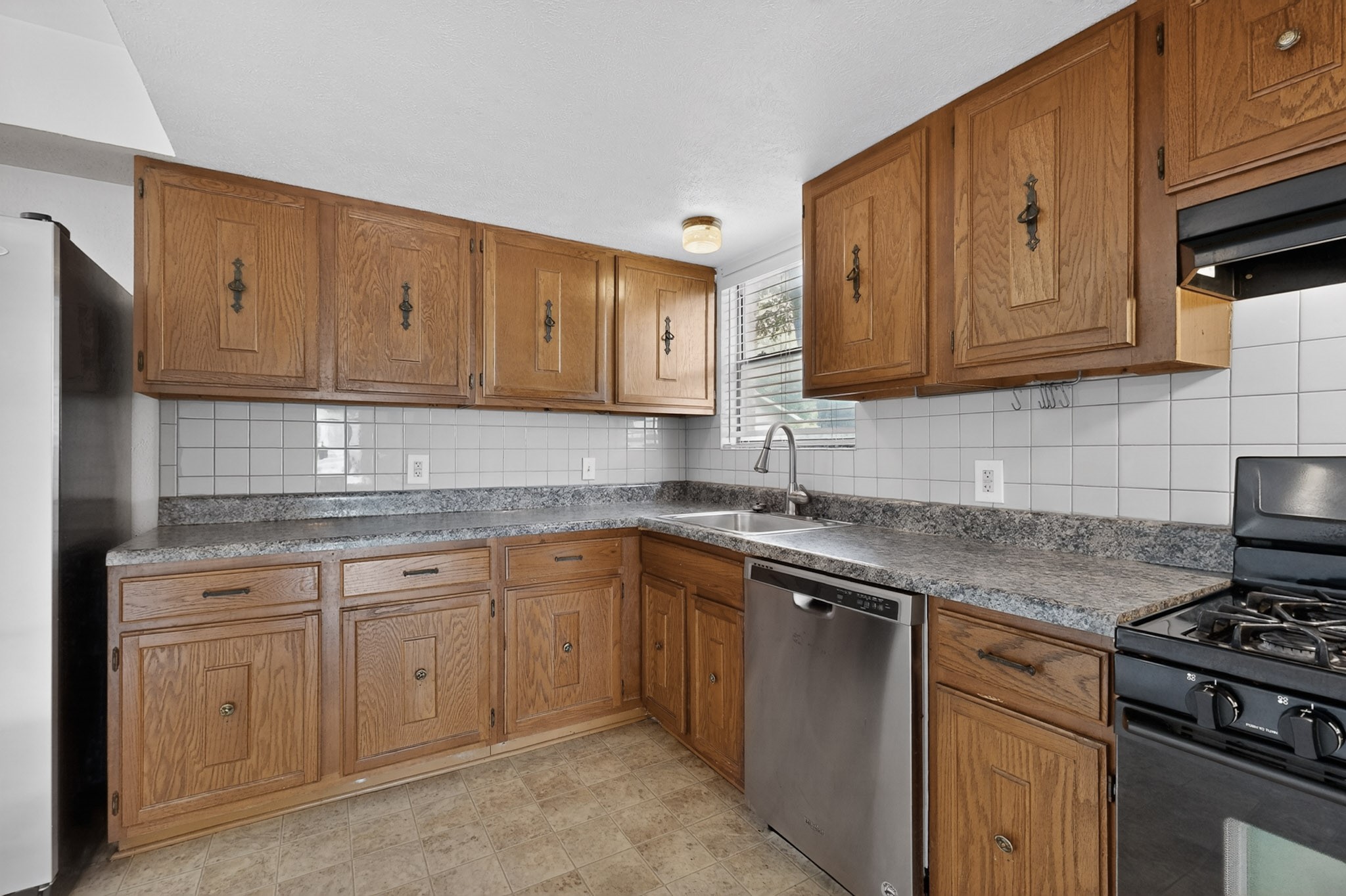 635 Haines Avenue Dallas TX 75208