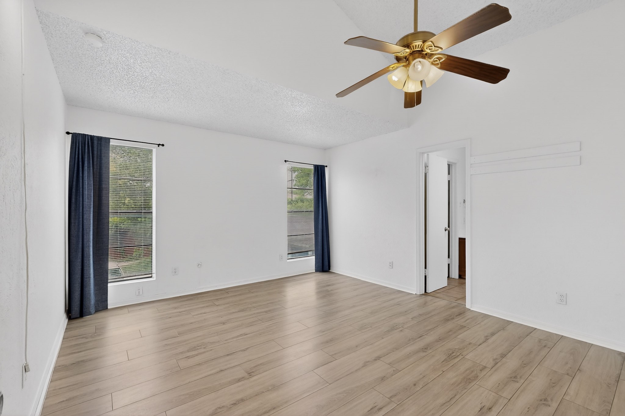 635 Haines Avenue Dallas TX 75208