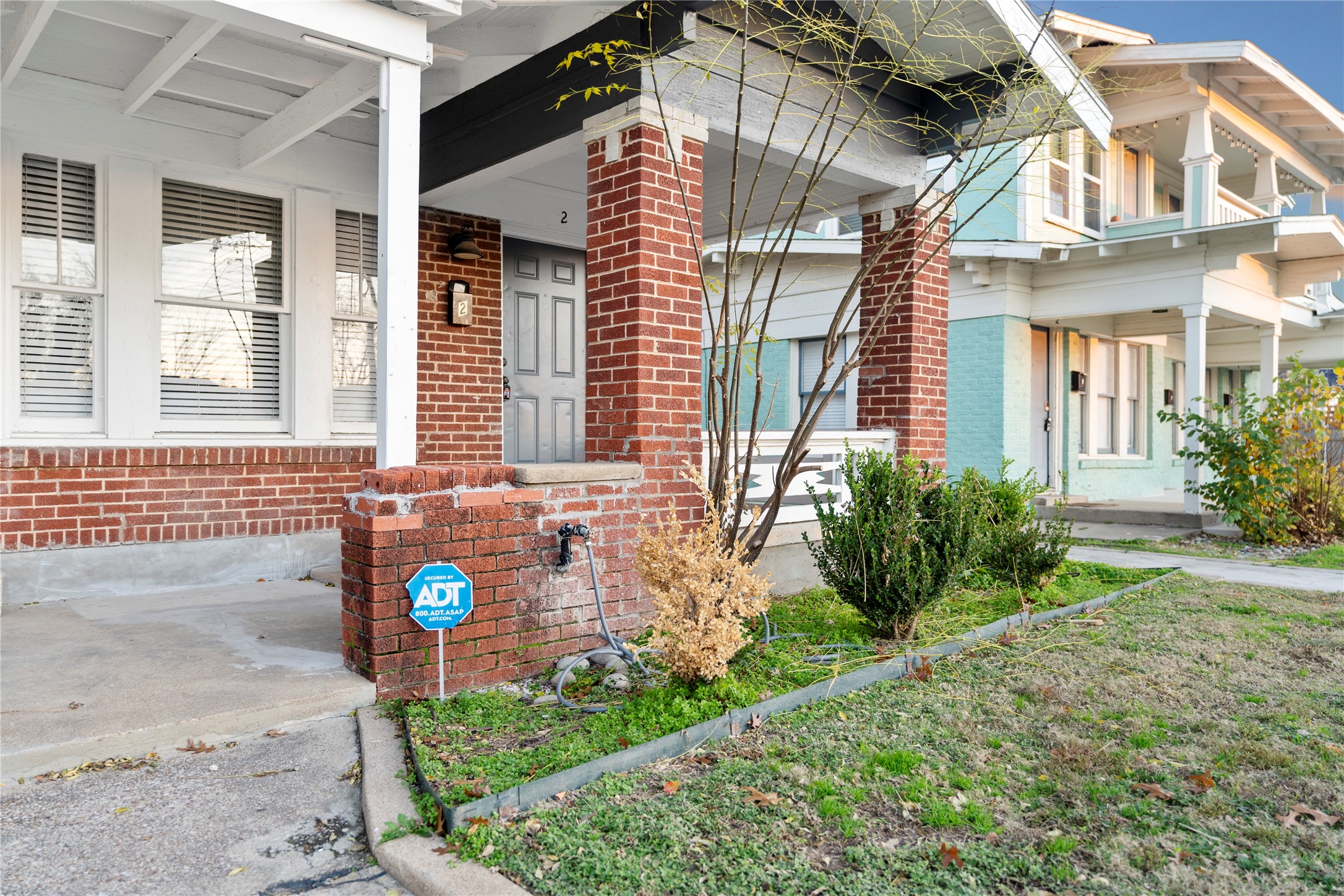 813 May Street Fort Worth TX 76104