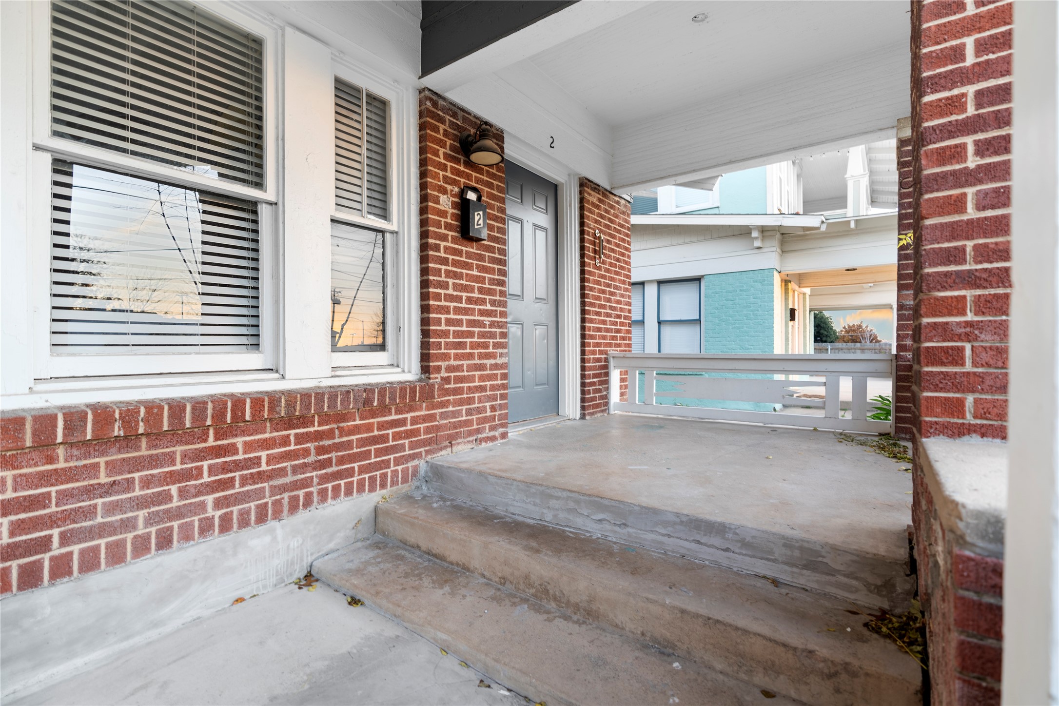 813 May Street Fort Worth TX 76104