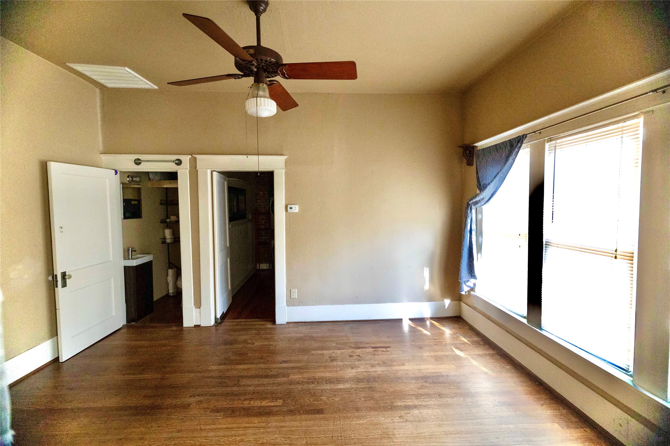 5627 Worth Street Dallas TX 75214