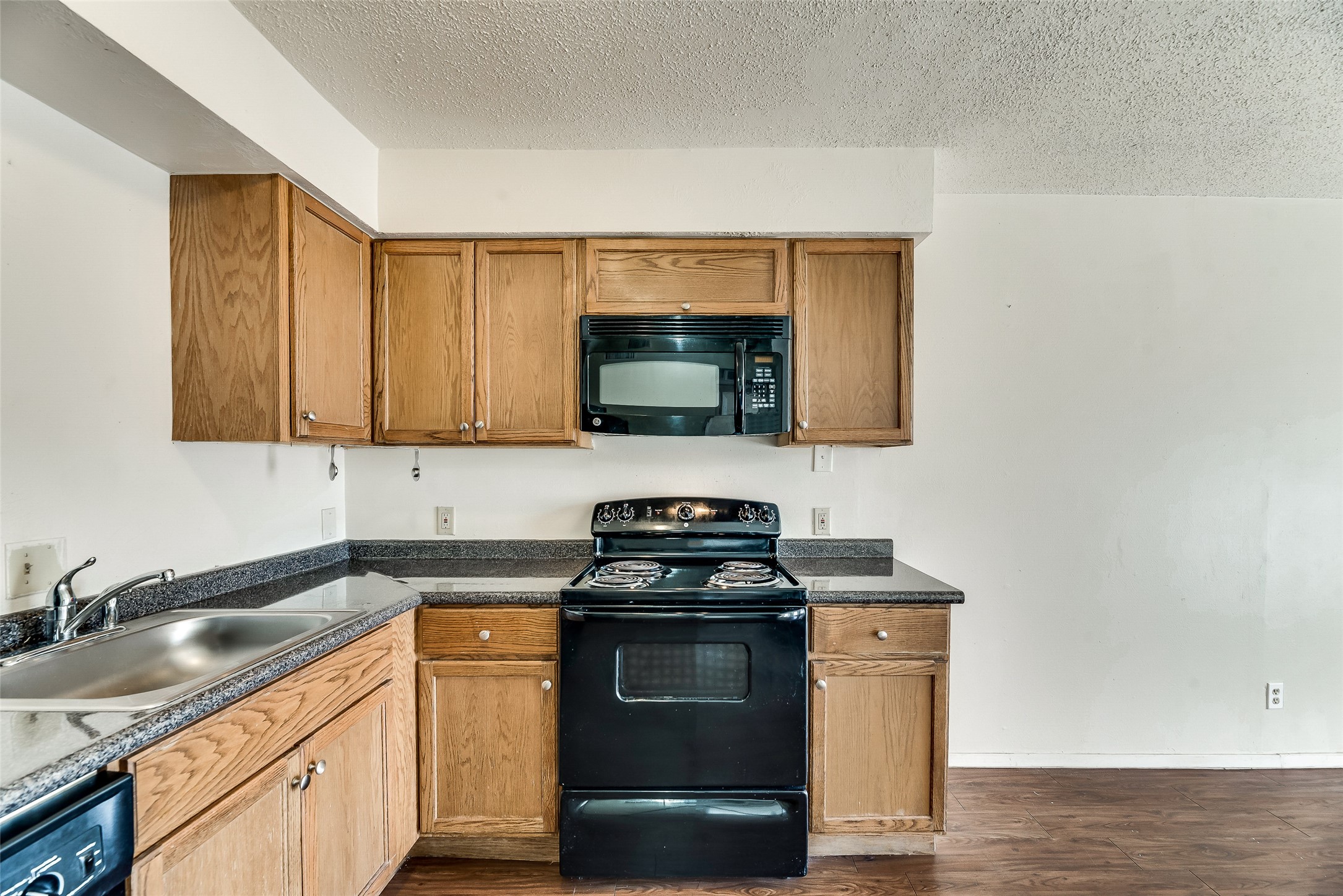 106 E Cedar Street Arlington TX 76011