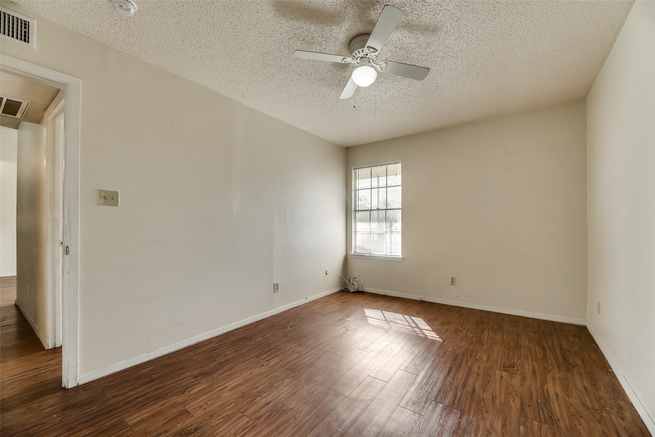 106 E Cedar Street Arlington TX 76011